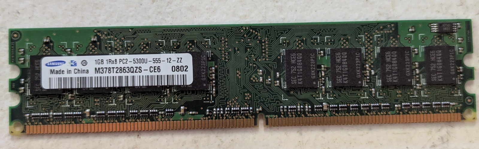 Samsung M378T2863QZS-CE6 1GB DDR2 PC2-5300U 1Rx8 240-Pin Desktop RAM