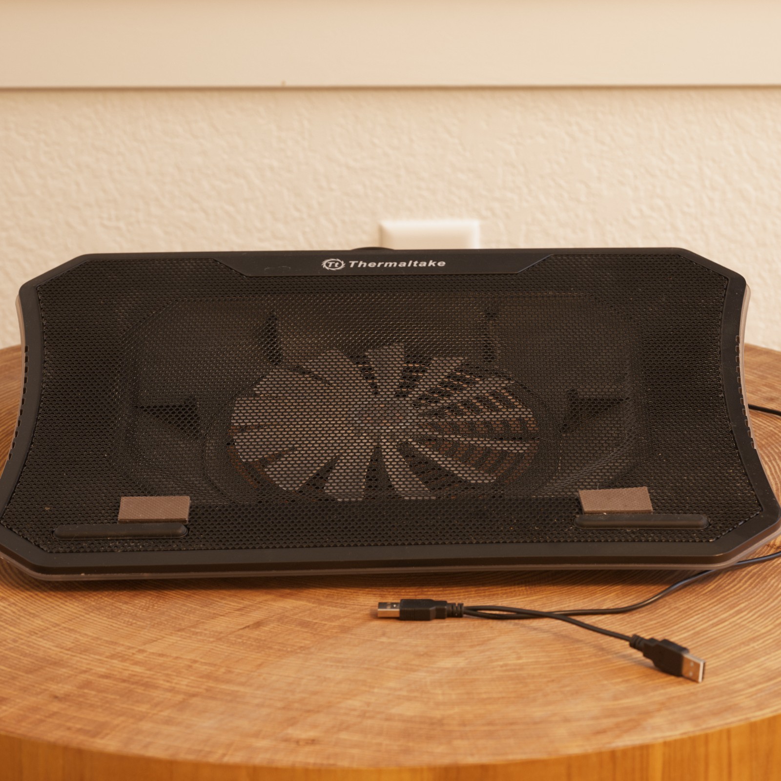Thermaltake Massive 20 RGB Steel Mesh Panel Single 200mm Fan 10″‐19″