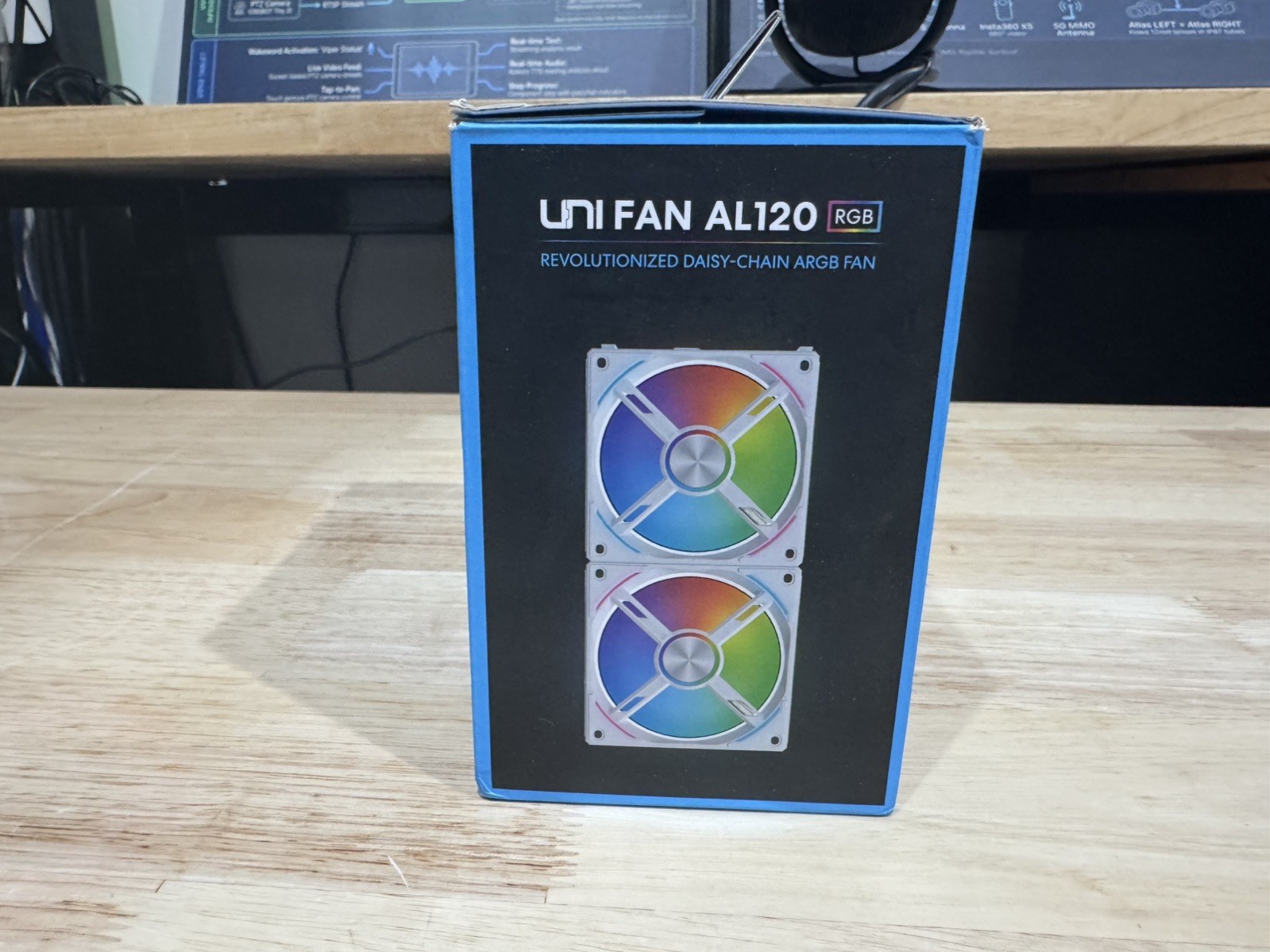 Lian Li UNI Fan UF-AL120-3B RGB Daisy Chain 120mm – White (3 Pack)