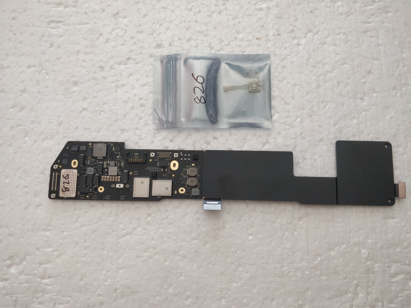 Apple Macbook Air 13 2020 M1 Logic Board, A2337, EMC 3598, 16 GB, 256 GB, MacOS