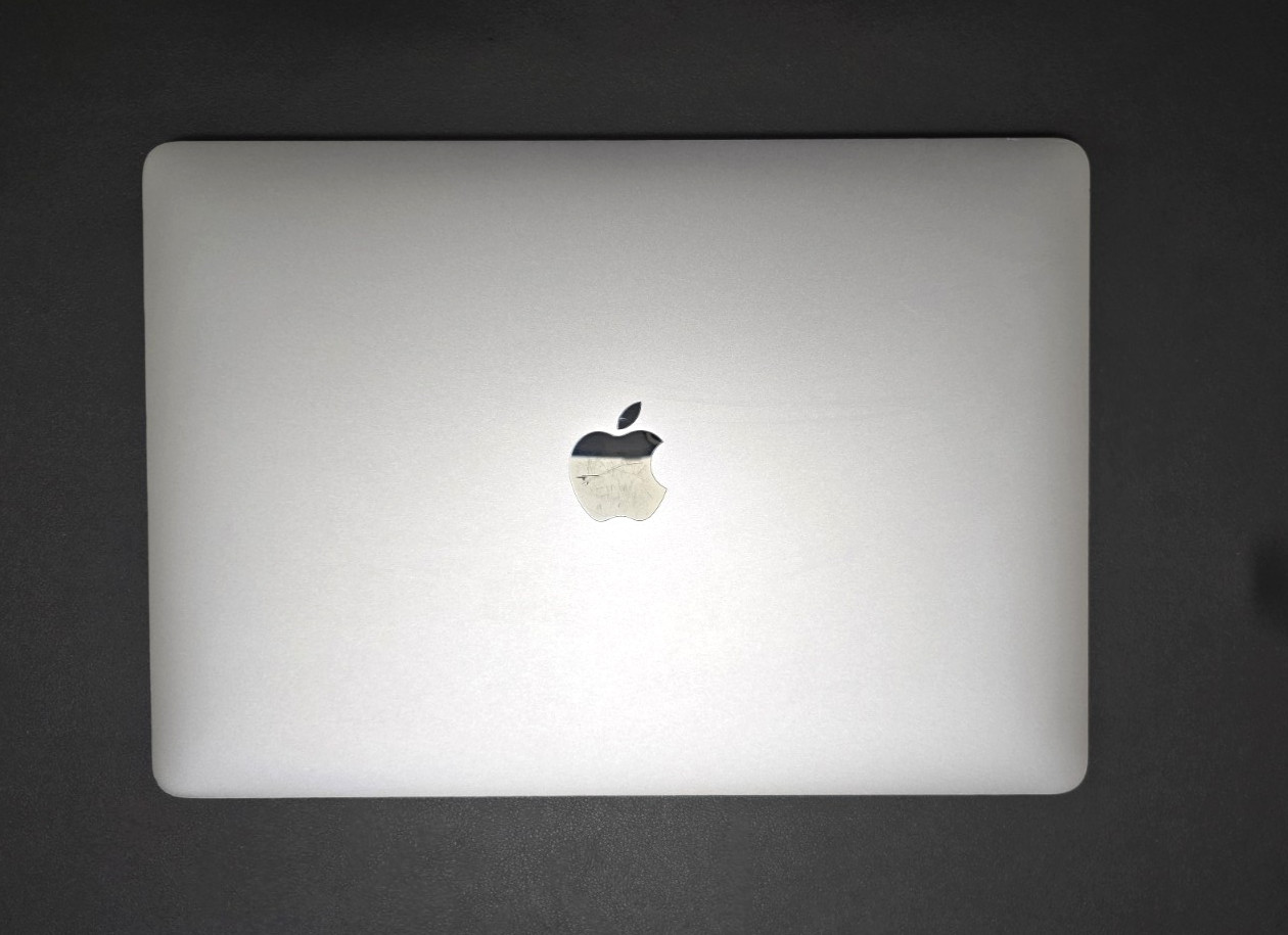 Apple Macbook Pro 13″ A1706 A1708 2016 2017 LCD Screen – Silver GRADE A/A-