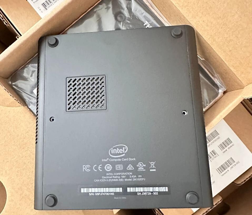 Intel BLKDK132EPJ DK132EPJ Compute Card Dock NEW NO BOX