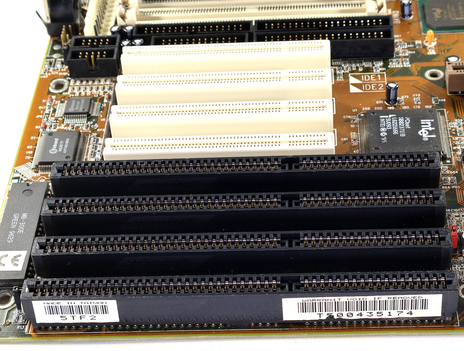 RARE Vintage Soyo 5TF2 i430HX, AMD-PR133, 16MB, PCI/ISA AT Motherboard — TESTED!