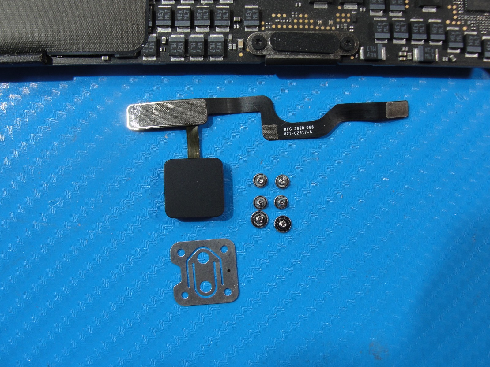MacBook Pro A2141 16″ 2019 i7-9750H 2.6GHz 16GB 5300M 4GB Logic Board AS IS