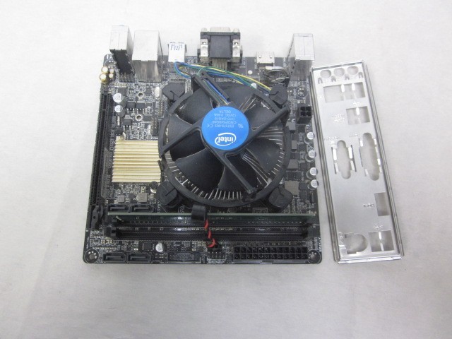 ASUS H110I-PLUS Motherboard LGA1151 w/ I5-7400 CPU, 8GB, Heatsink & I/O Shield