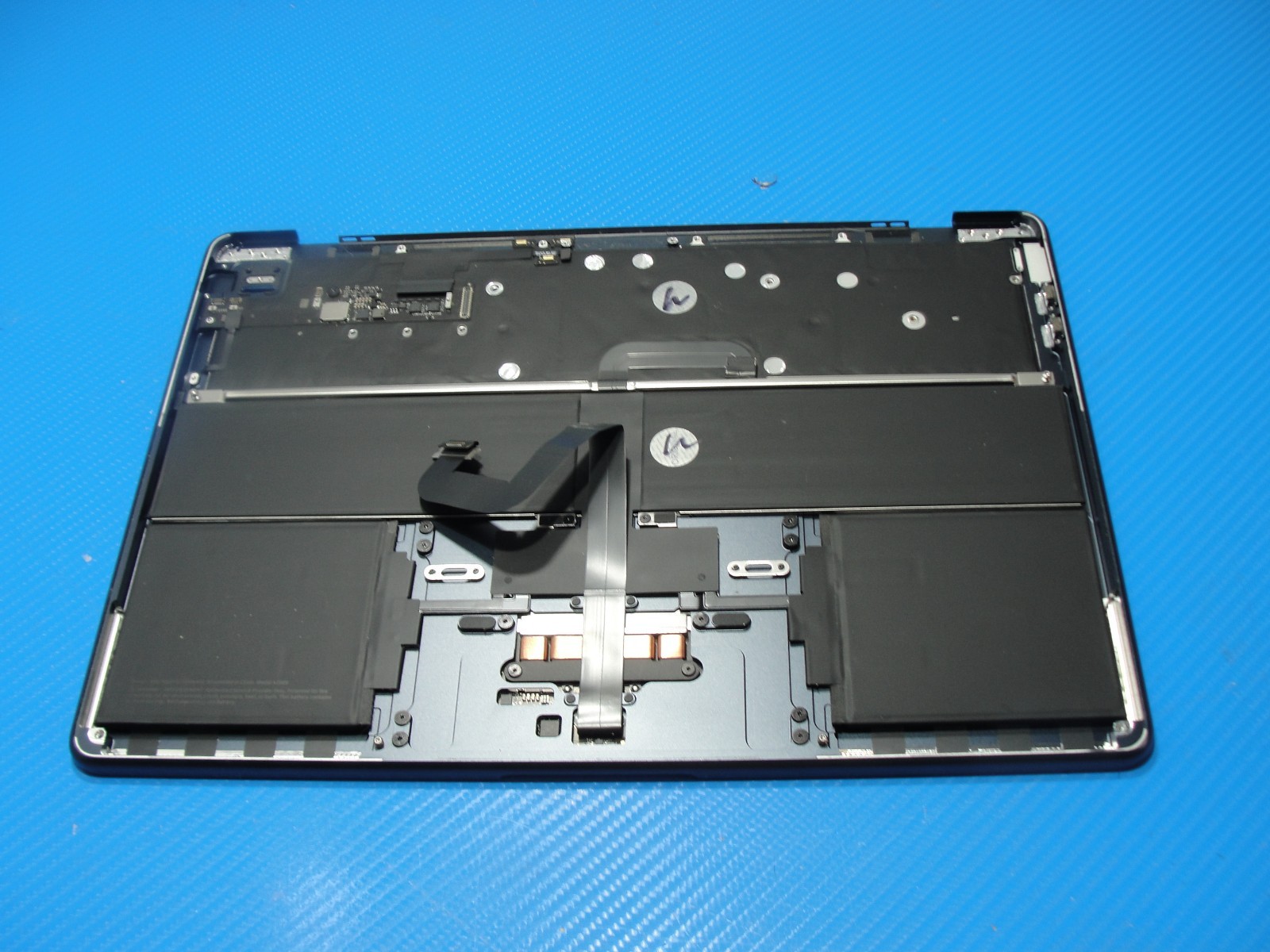 MacBook Air 13” A2681 Mid 2022 MLY33LL/A Top Case Palmrest w/Battery Midnight