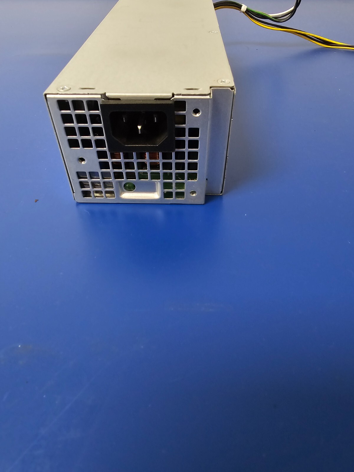 DELL POWER SUPPLY H180ES-00 PASS 180 WATTS (1) 6-pin, (1) 4-pin Connectors