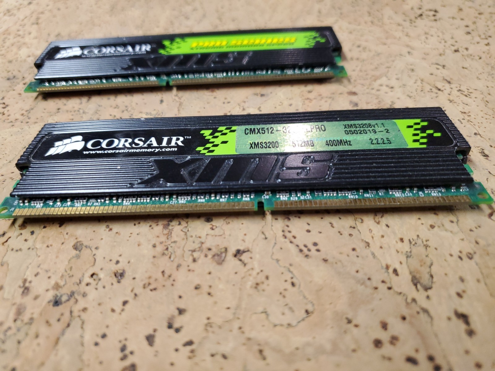 Corsair XMS Pro Series 1GB (2x512MB) DDR1 CMX512-3200XLPRO 400MHz