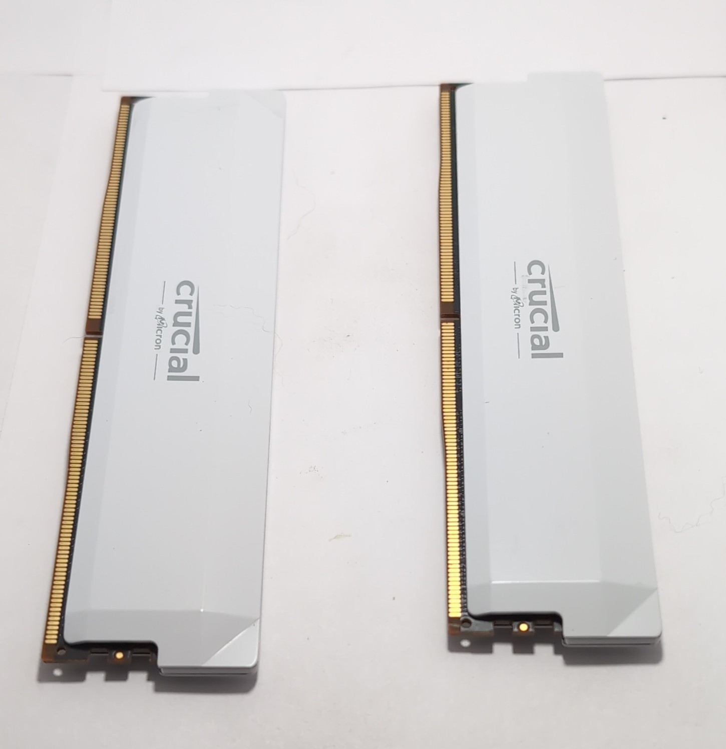 Crucial DDR5 Pro 32GB (2x16GB) CL 38 DDR5-6400 UDIMM 288-Pin CP1G64C38U5W.M8D3