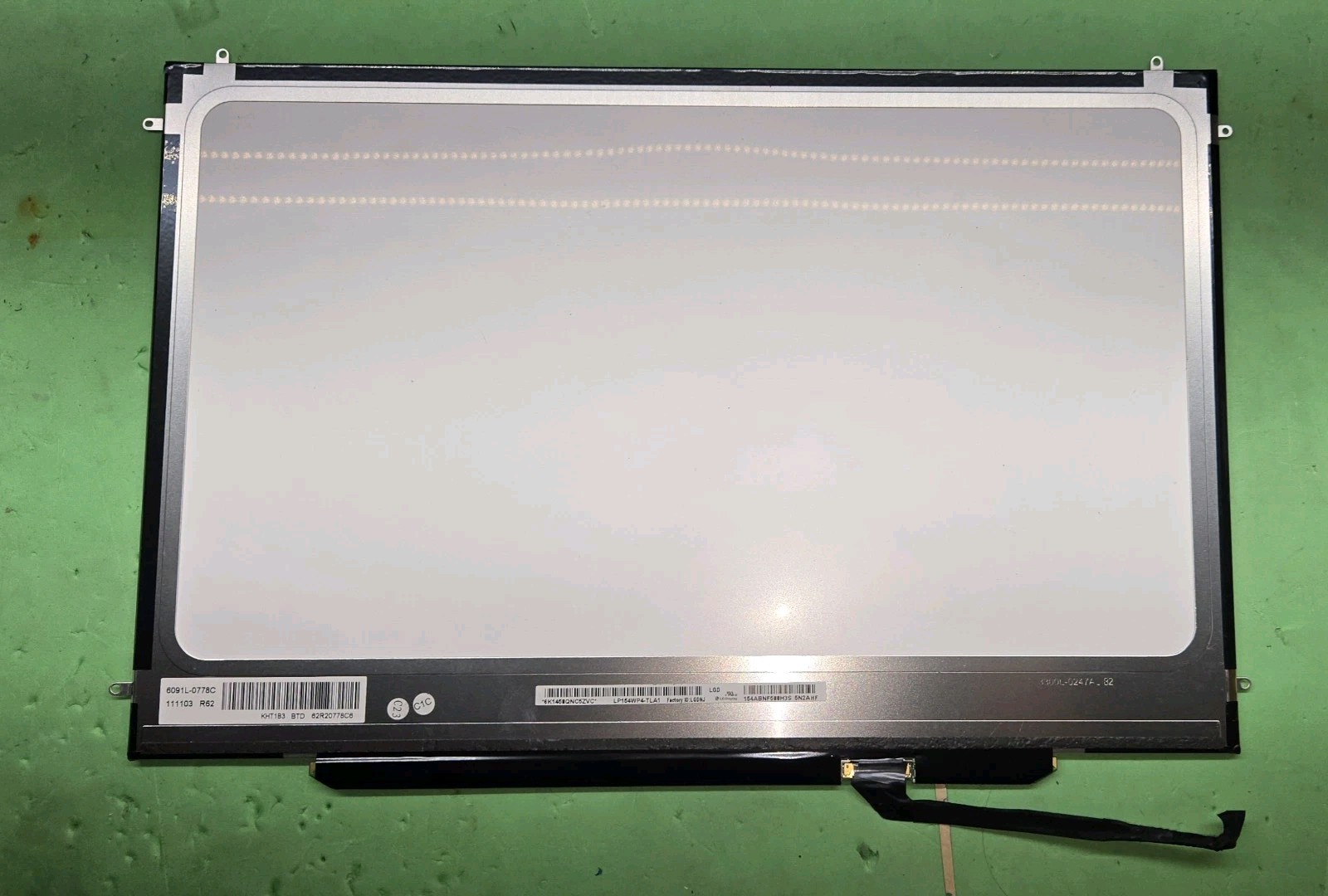 Apple LP154WP4-TLA1 15.4″ 1440×900 LED LCD Panel Screen for A1286