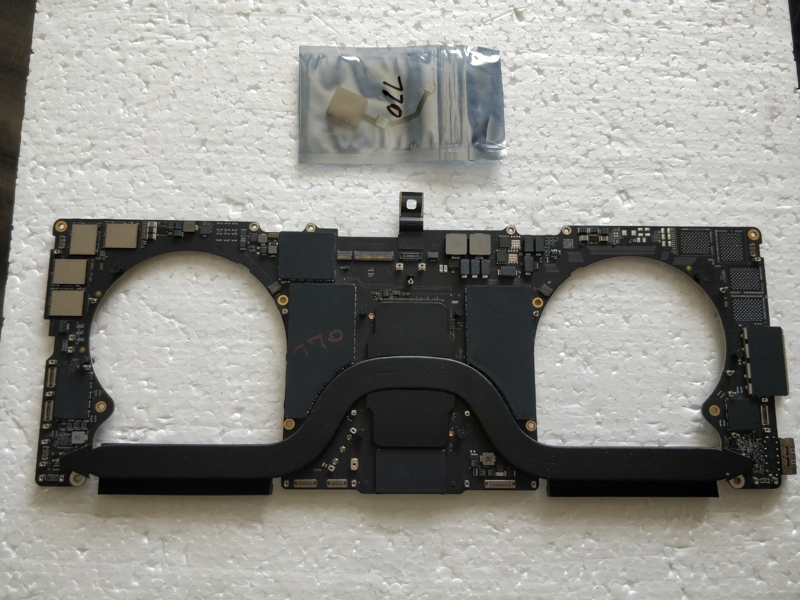 Apple macbook Pro 16, A2485, M1 Logic Board ,3.5 GHz,16 GB, Parts