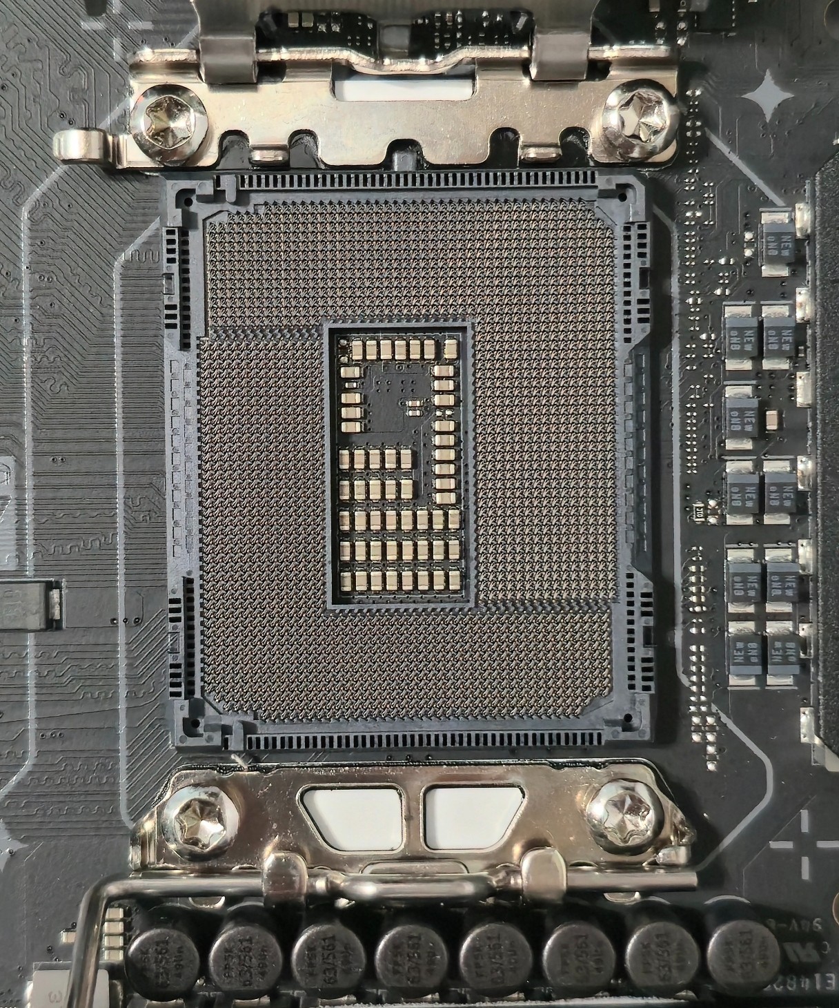 ASUS ROG STRIX B860I GAMING WIFI Mini ITX LGA1851 DDR5 WiFi 7 *No WiFi Antenna*
