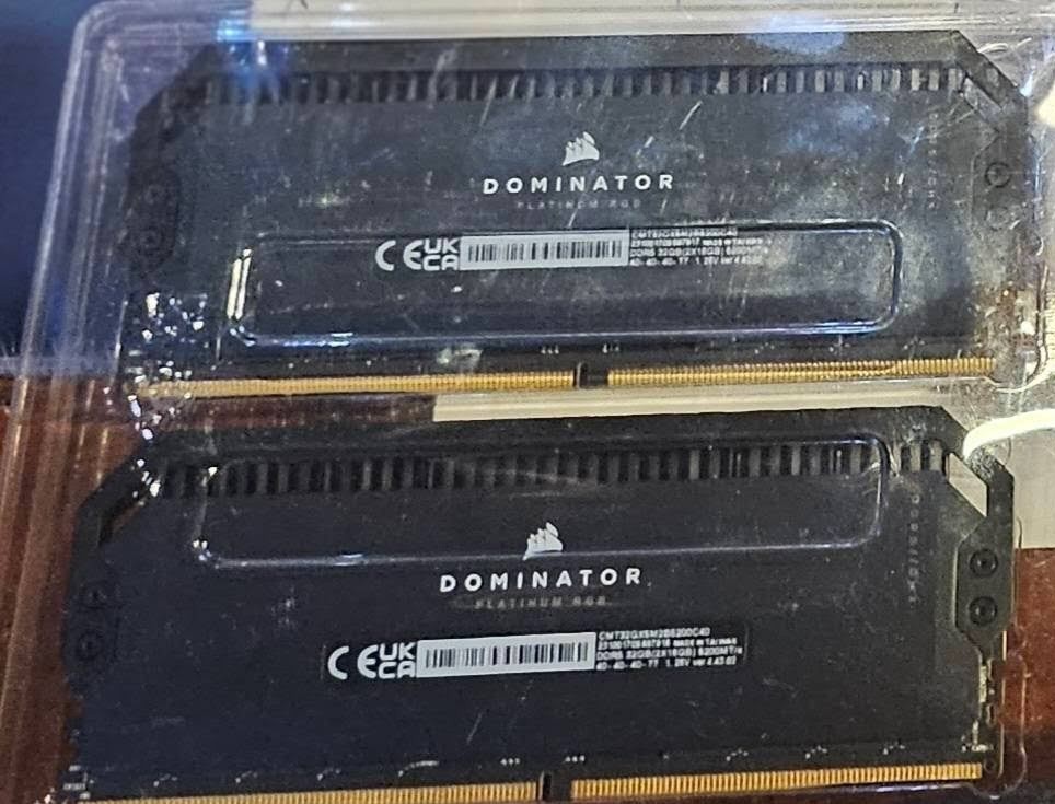 Corsair Dominator CMT32GX5M2B5200C40, RGB 32GB (2x16GB) DDR5 DRAM 5200MHz