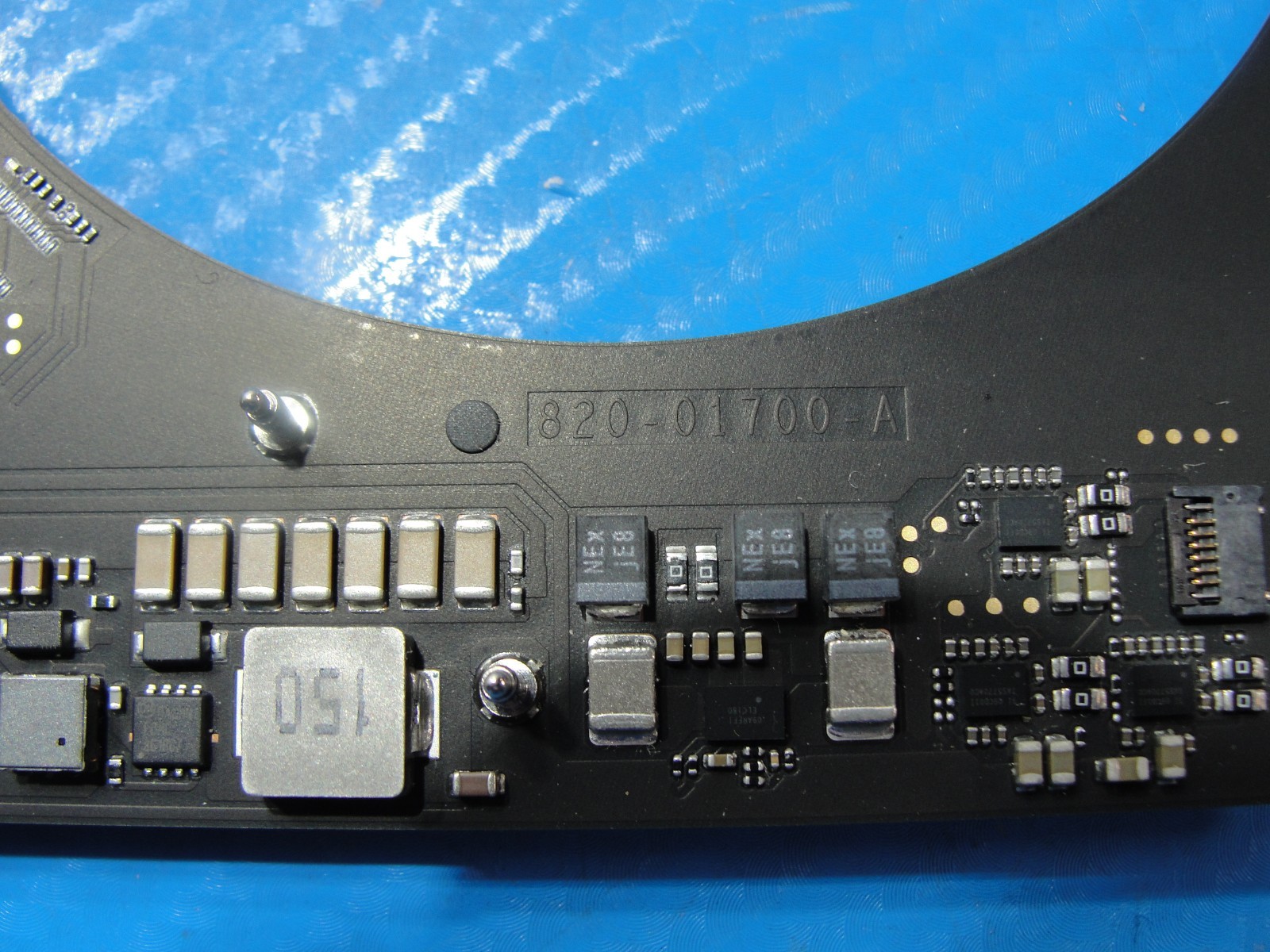 MacBook Pro A2141 16″ 2019 i7-9750H 2.6GHz 16GB 5300M 4GB Logic Board AS IS