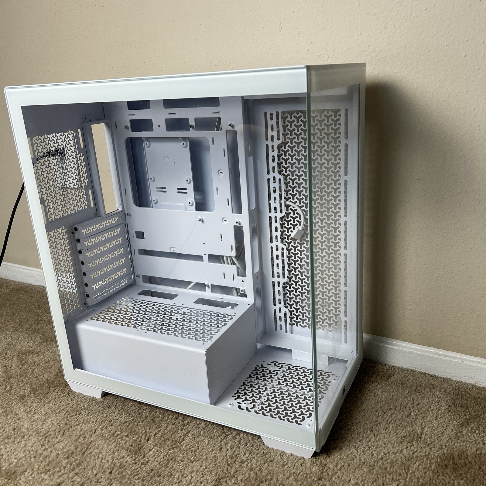 Corsair 3500X Mid-Tower ATX PC Case Tempered Glass No Fans White