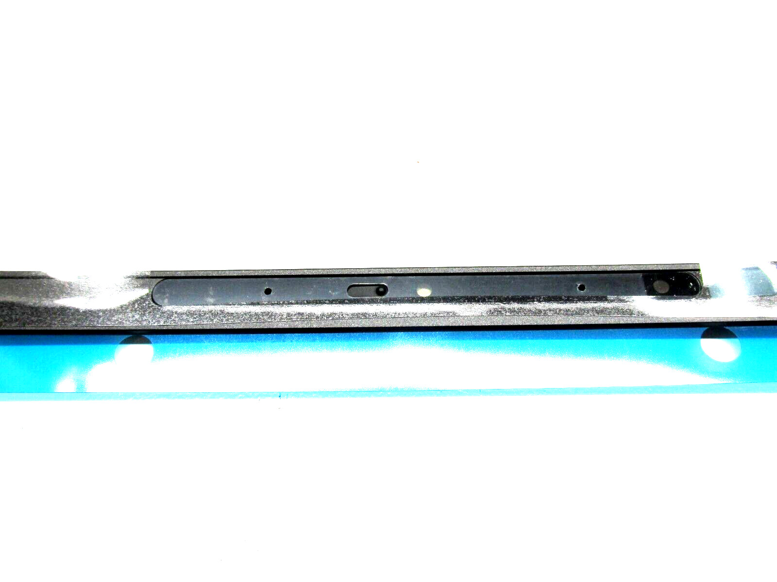 New OEM Dell Latitude 7300 13.3″ Front Trim LCD Bezel – 3mm IR Cam – IVC03 3W85K