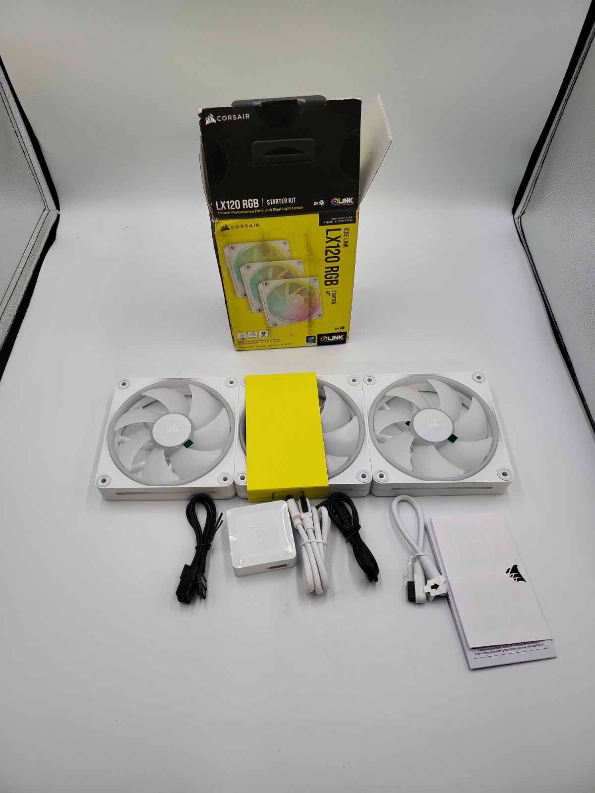 CORSAIR iCUE LINK LX120 RGB Triple 120mm PWM Fan Starter Kit WHITE CO-9051030-WW