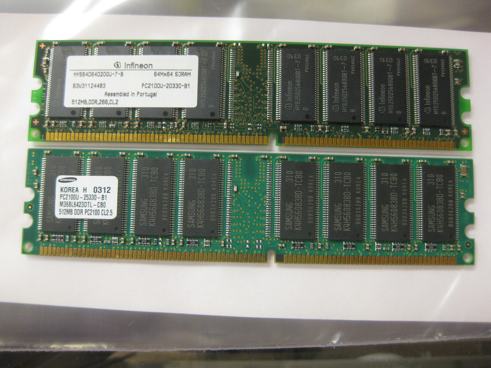 1GB 2x512MB DDR-266 PC-2100 CL2.5 2.5V DIMM ECC, Infineon Samsung