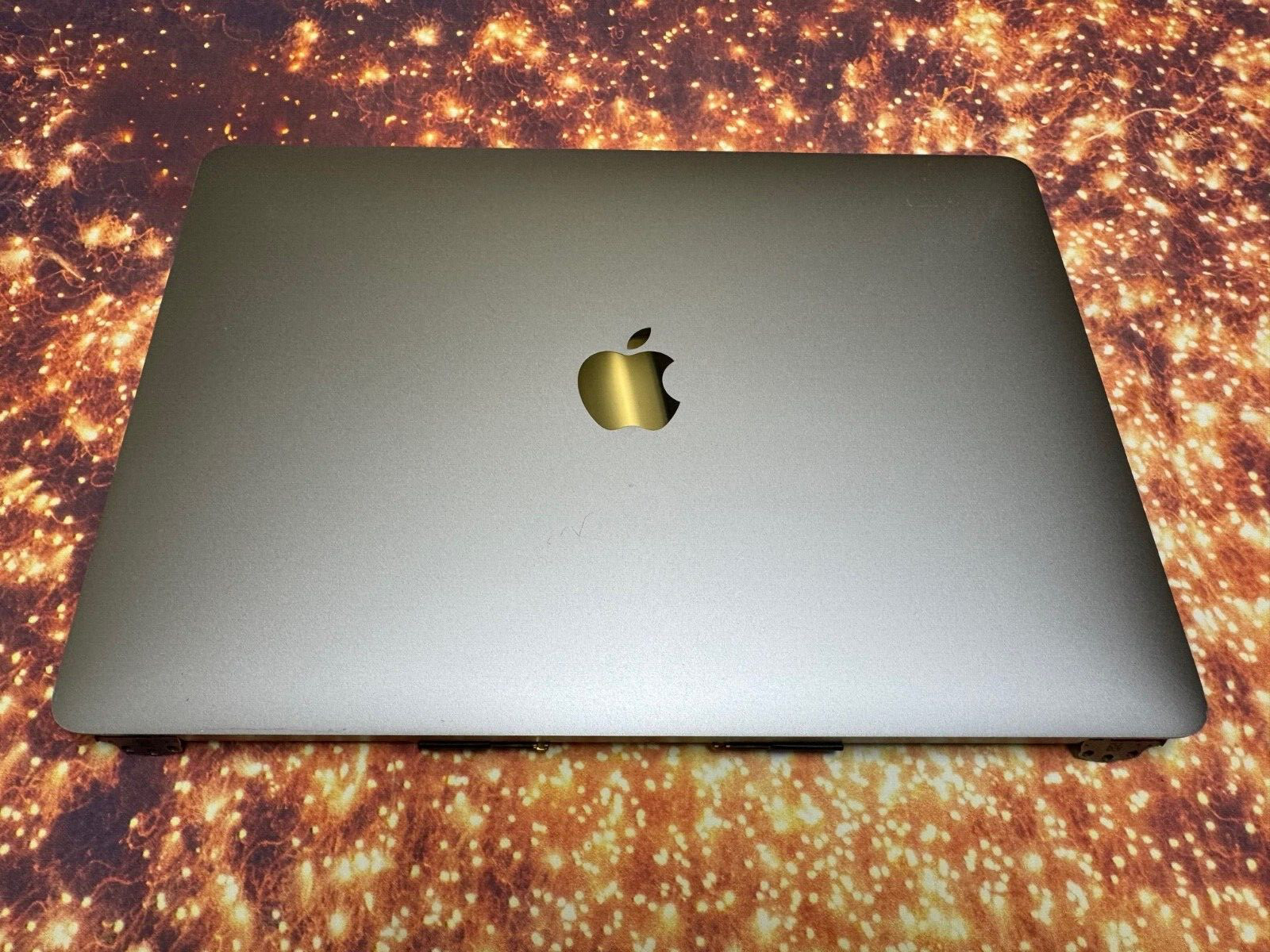 OEM Apple LCD Screen Assembly 13″ MacBook Pro A1706 A1708 2016-2017. Gray. B