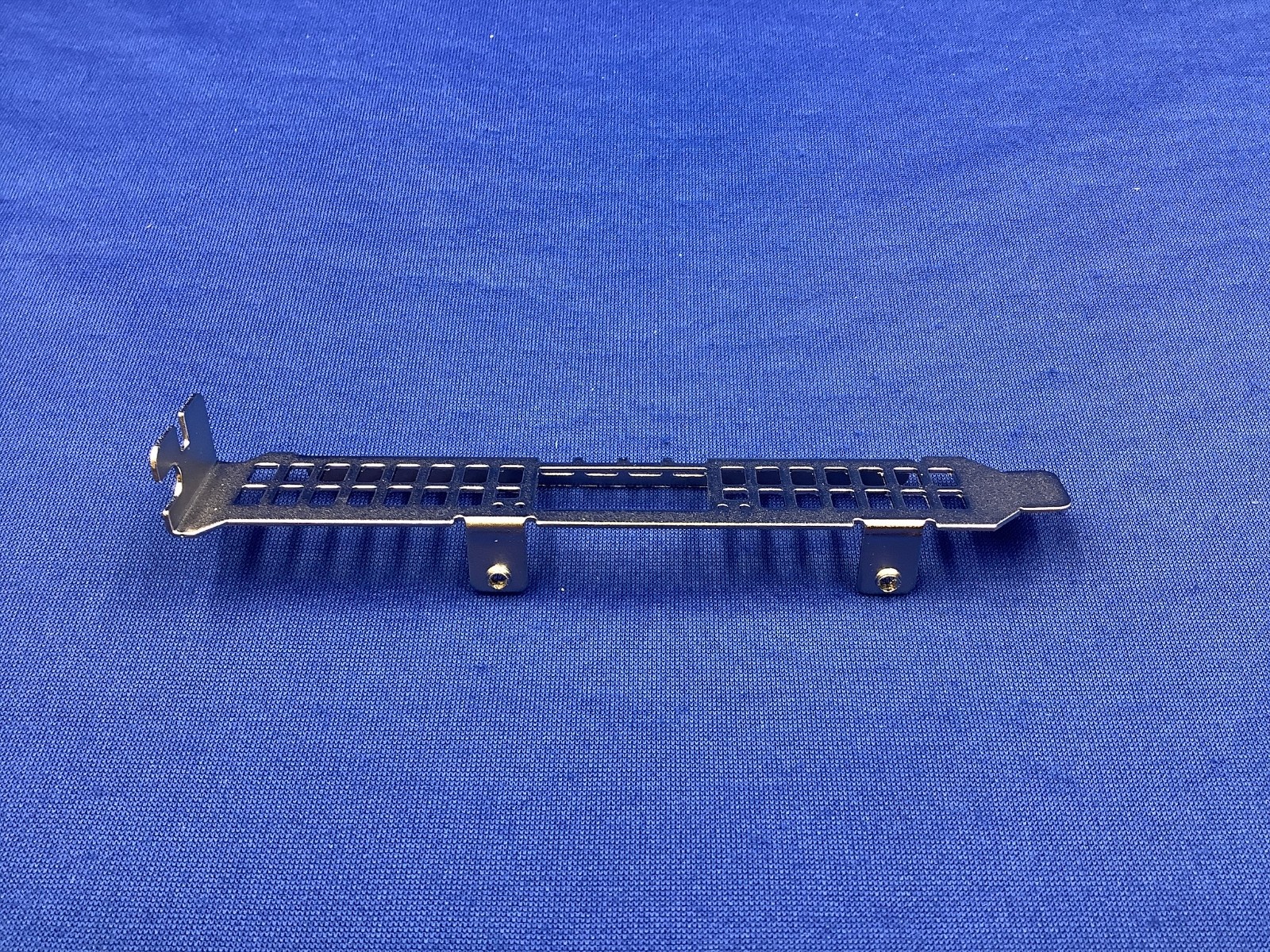 Full height bracket for MCX75310AAS-NEAT MCX75310AAS-HEAT CX-7 200G 400G NDR