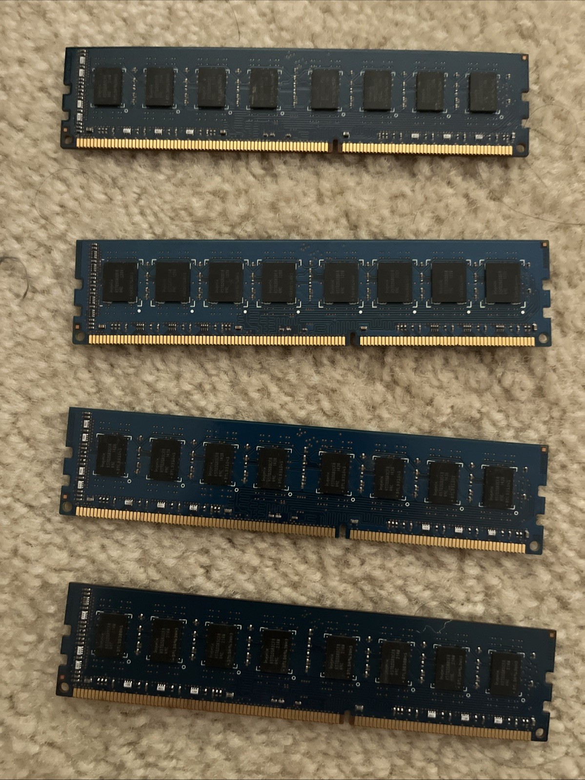 Hynix 16GB Lot of 4 X 4GB 2Rx8 PC3-10600-U Desktop RAM HMT351U6CFR8C-H9