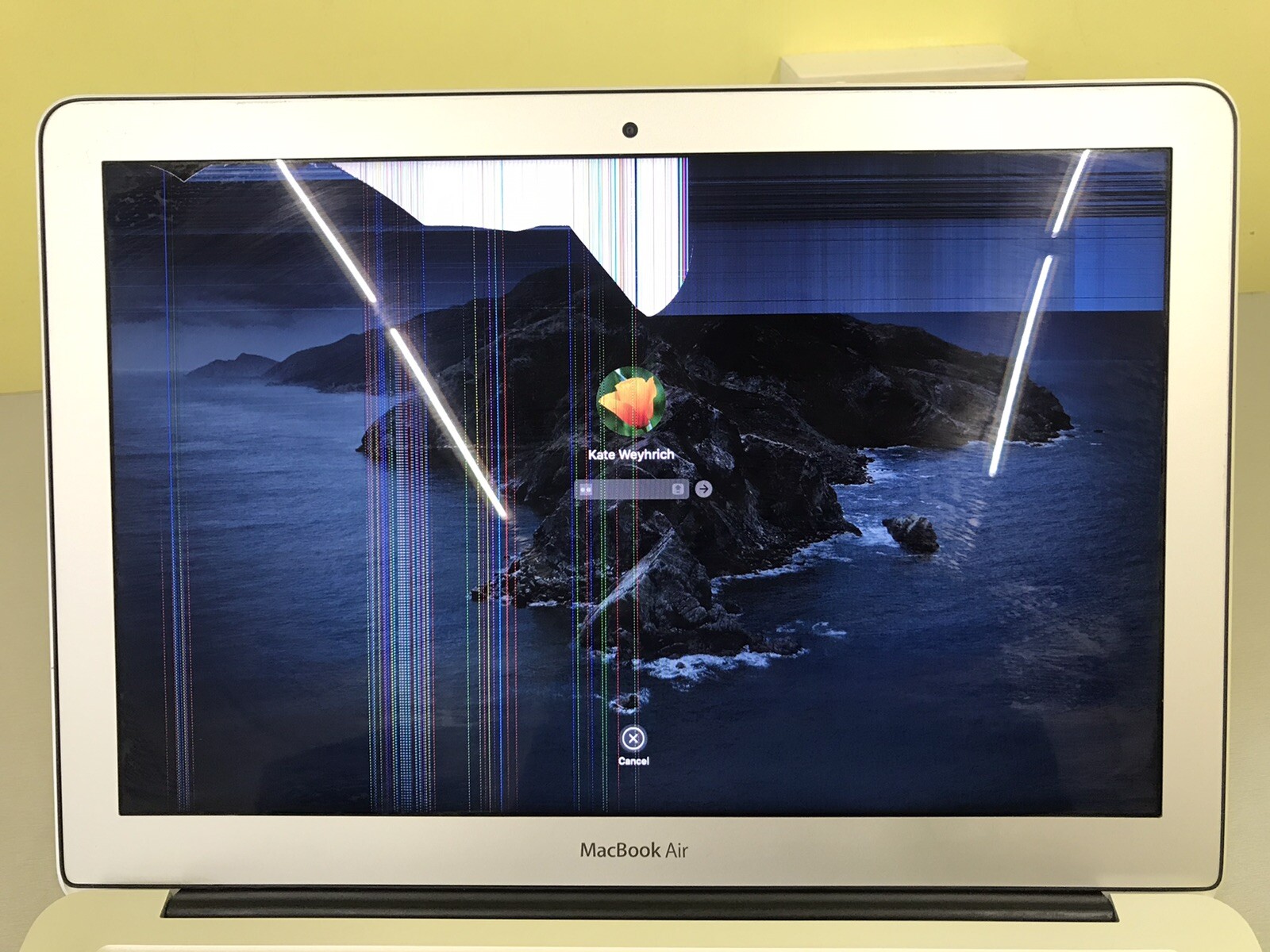 Apple MacBook Air 13″ A1466 2013-2015 LCD Screen Complete Assembly BROKEN SCREEN
