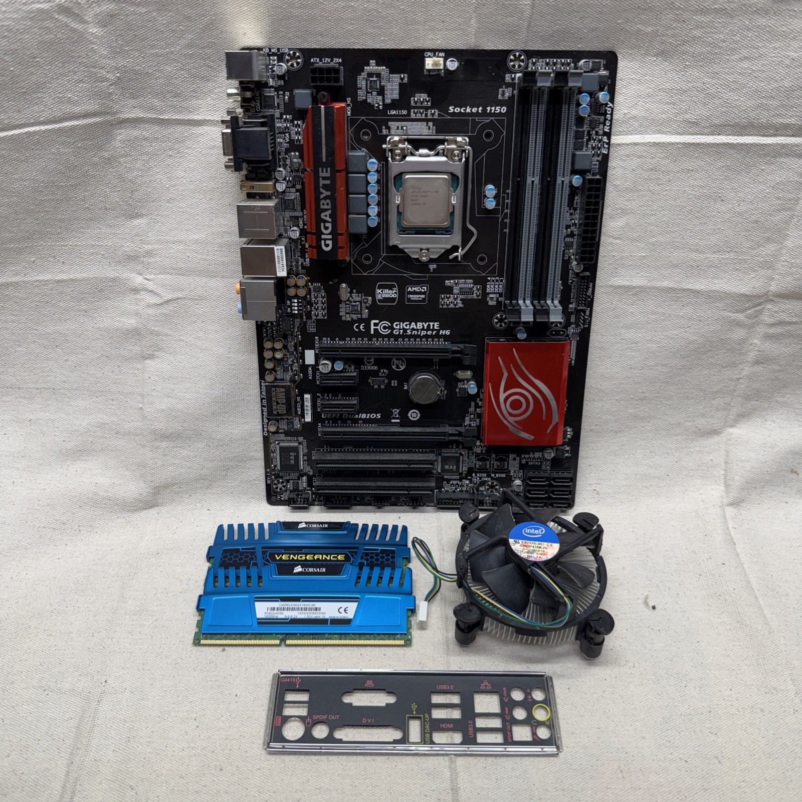 GIGABYTE G1.Sniper H6 ATX Motherboard, Intel Core i7-4790 CPU, DDR3, HDMI