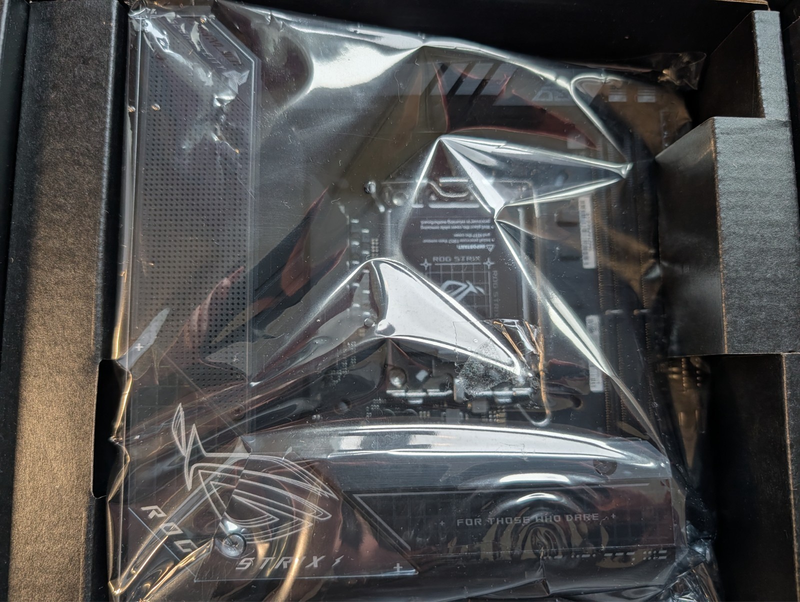 ASUS ROG Strix Z690I Gaming WiFi LGA 1700 Mini-ITX Intel Motherboard Thunderbolt