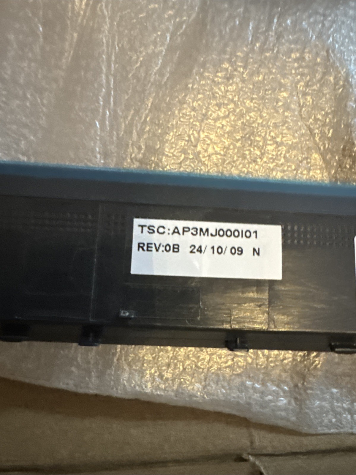 Dell Back Cover And Hinges. Unknown Model. See Pictures. New Open Box.