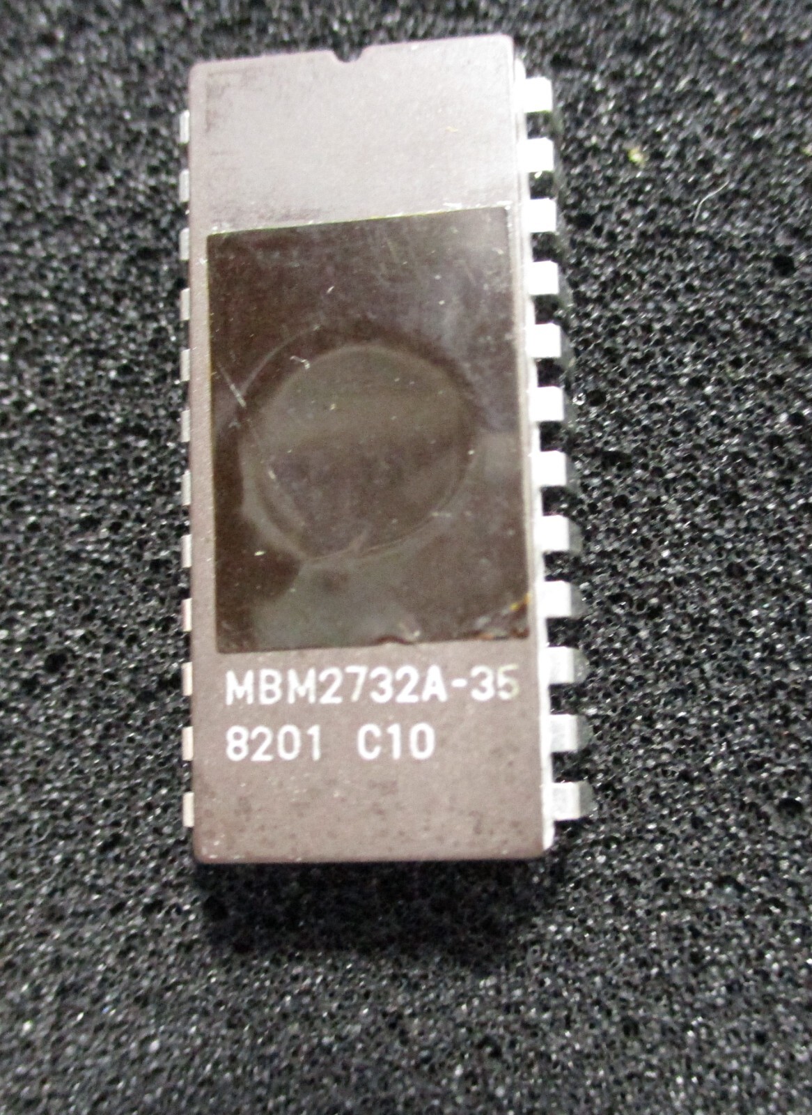 Fijitsu 350ns NMOS UV Erasable 32K-Bit Programmable Static 24P EPROM MBM2732A-35