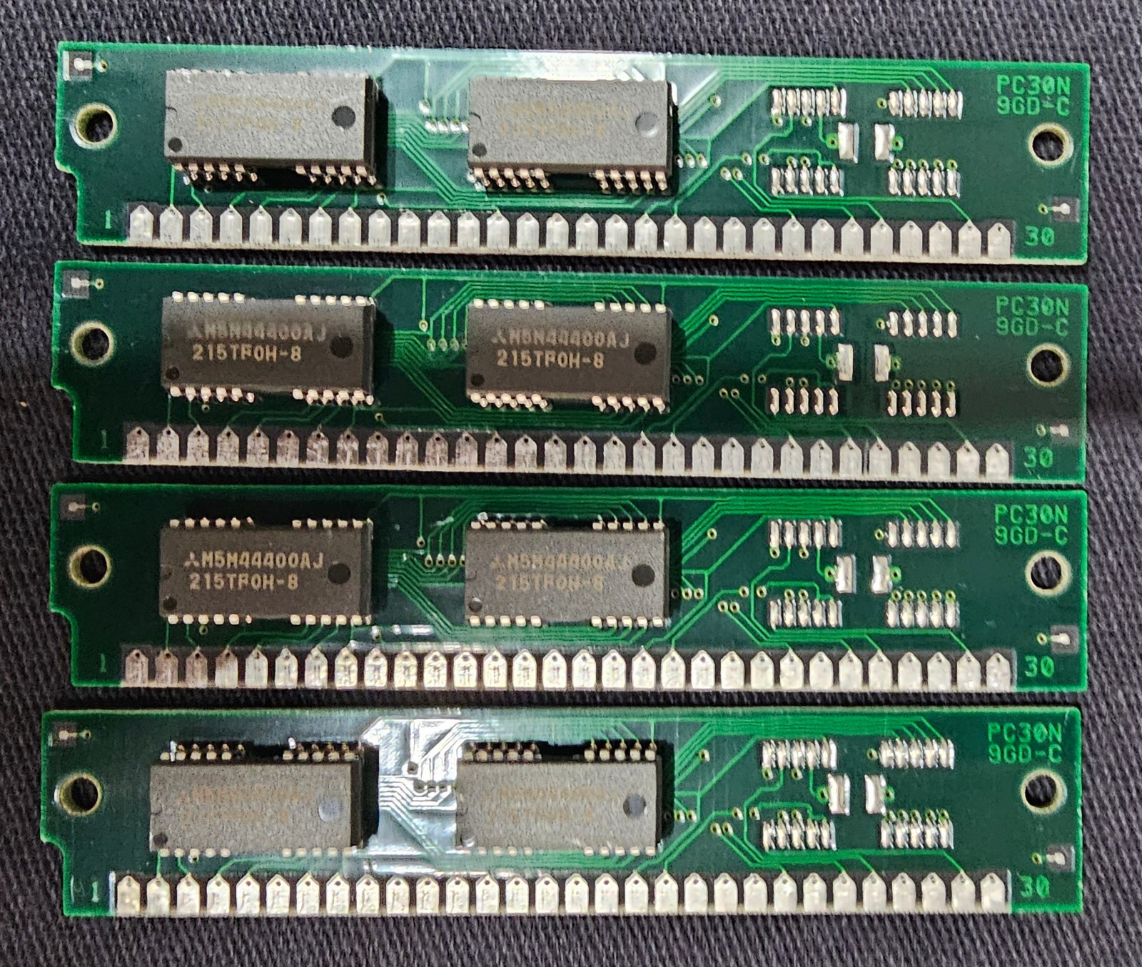 Lot of 25 30-Pin SIMM 2 & 8 Chip – 1MB – Toshiba Siemens Mitsubishi