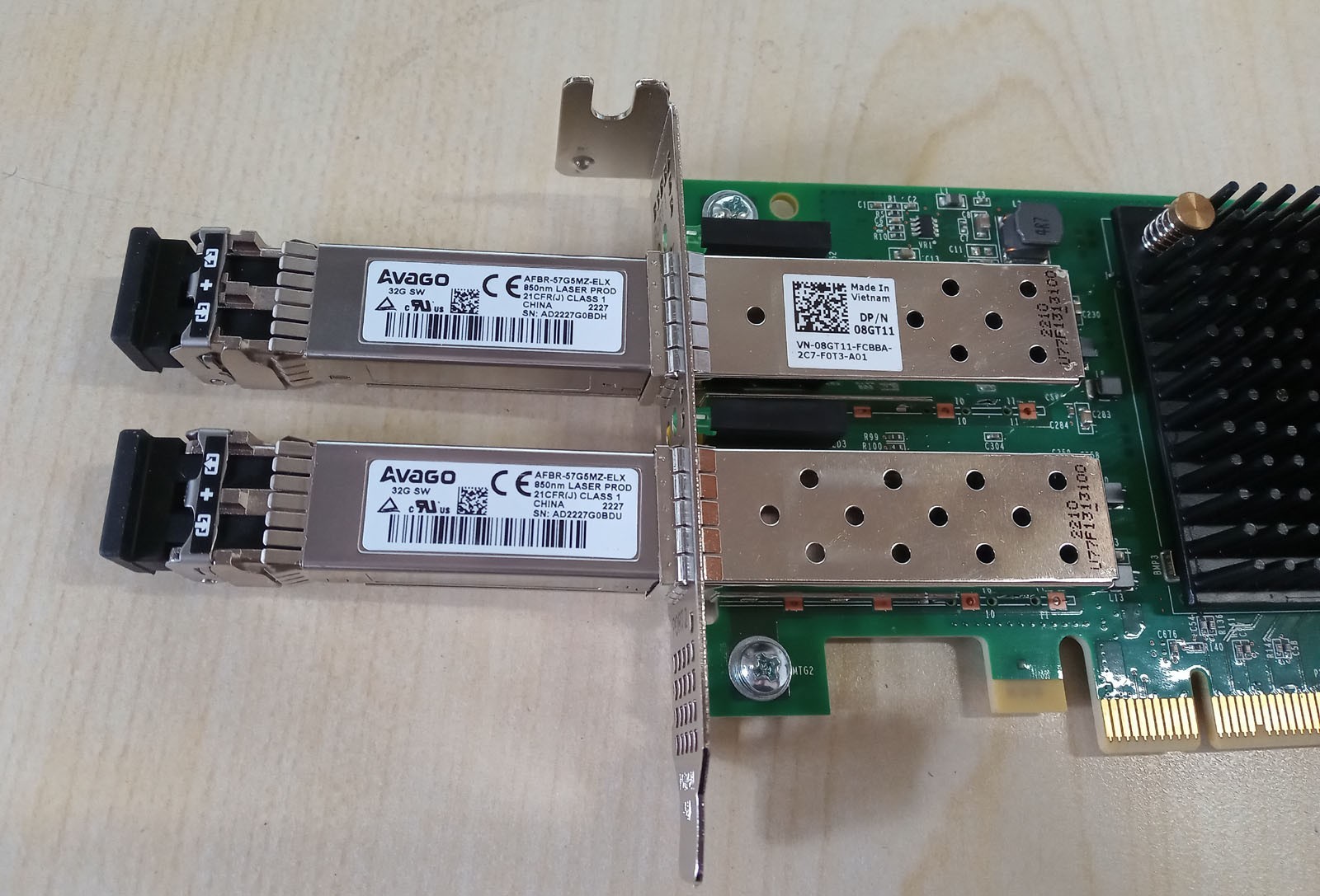 Dell 8GT11 Emulex LPe35002 2-Port 32GB FC HBA Adapter Low Profile Bracket