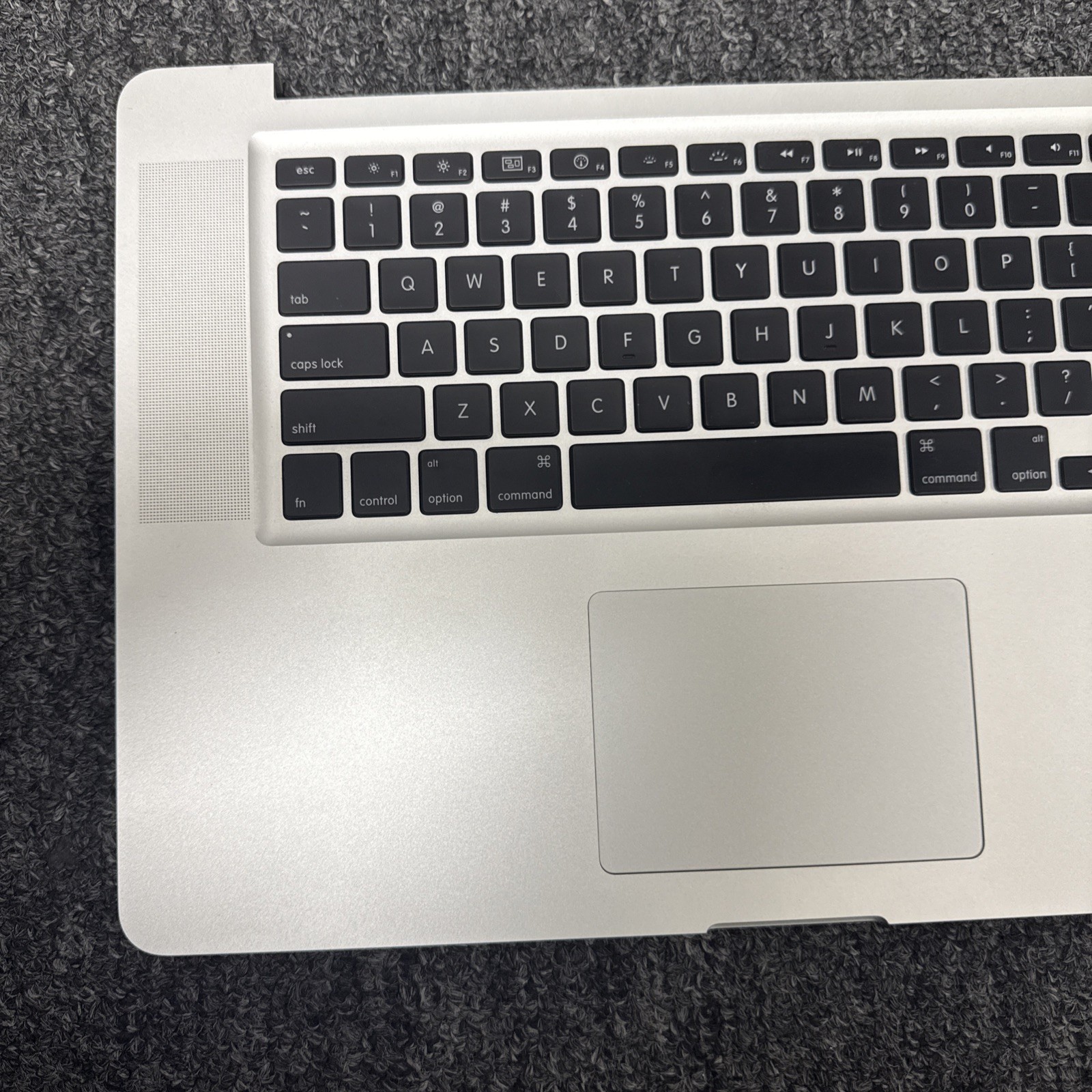 Apple MacBook Pro A1286 2010 2011 2012 – PalmRest Keyboard Trackpad NEW 661-6509