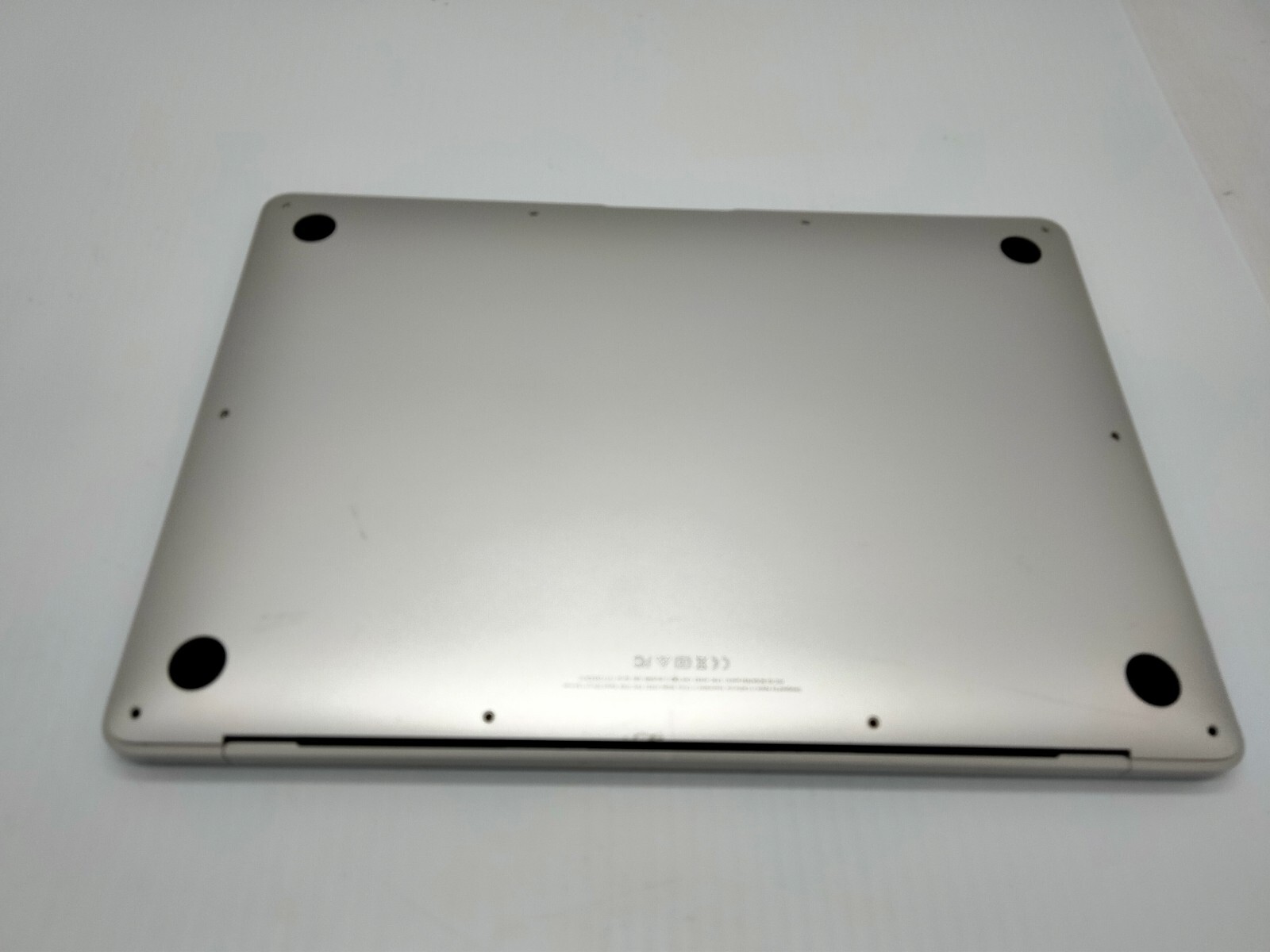 Apple A1932 EMC 3184 13″ 2019 LCD Screen Display Assembly Chassis Silver