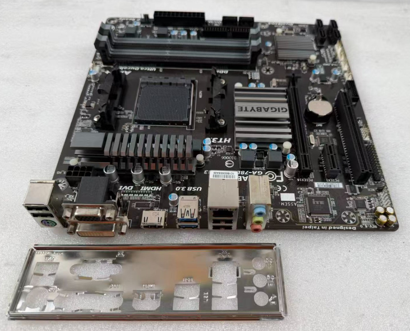 Gigabyte GA-78LMT-USB3 AM3 DDR3 Motherboard