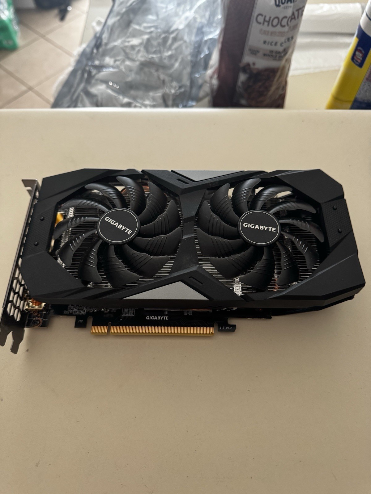 Gigabyte GeForce GTX 1660 , no hyper extensive usage , LU