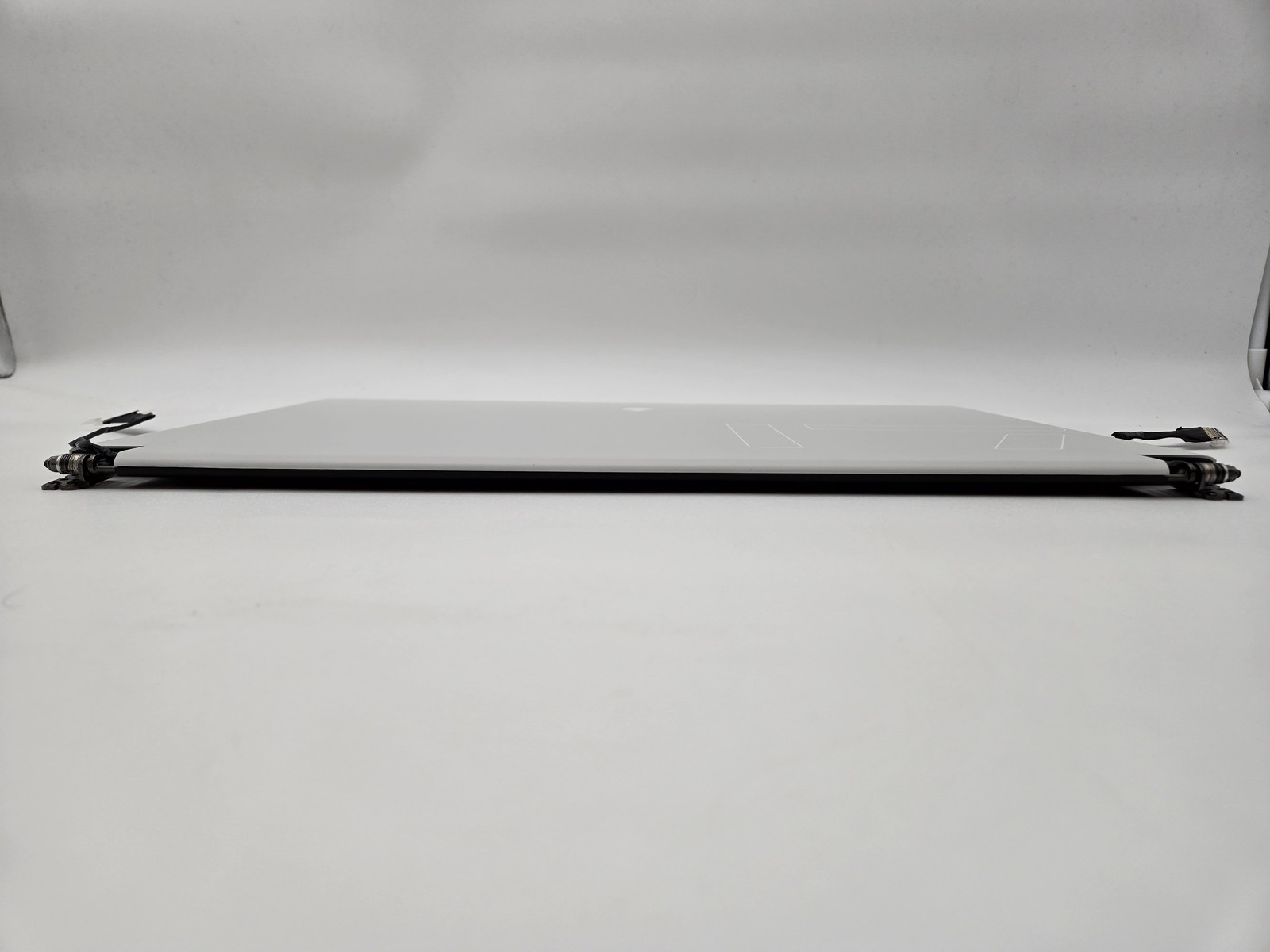 OEM Genuine Dell Alienware 17.3 FHD 360Hz LCD Screen Assembly X17 R2 White PXH4R