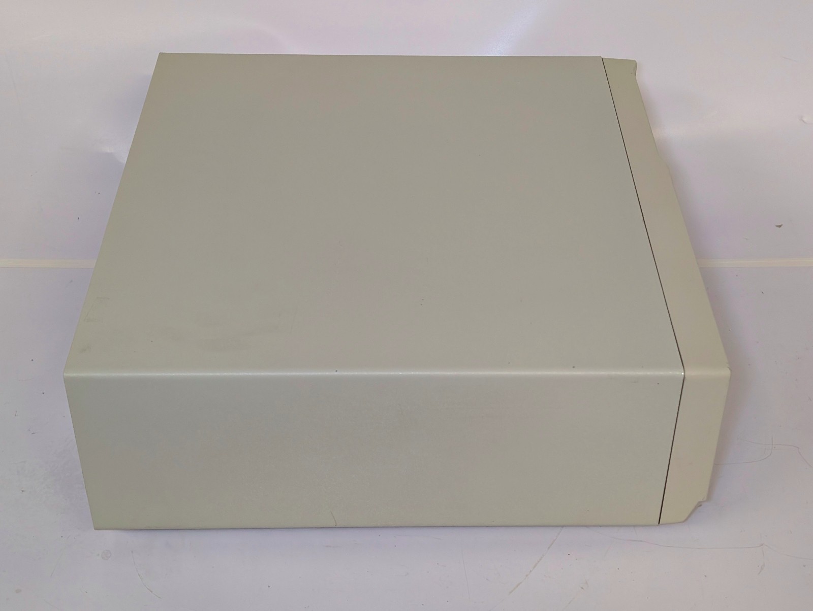 1980s 486 era horizontal computer case beige; V Three Systems PowerGate R486/33