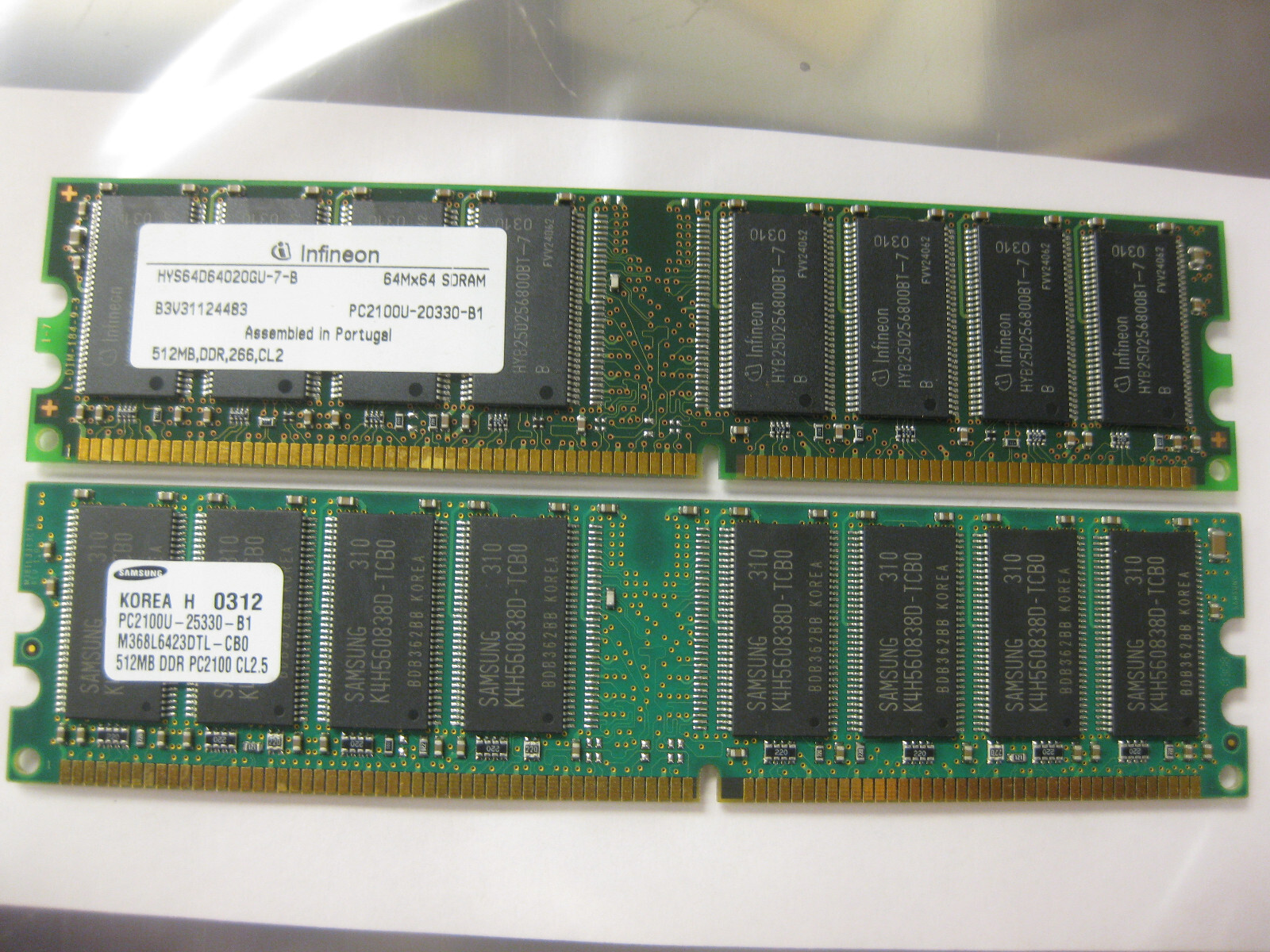 1GB 2x512MB DDR-266 PC-2100 CL2.5 2.5V DIMM ECC, Infineon Samsung