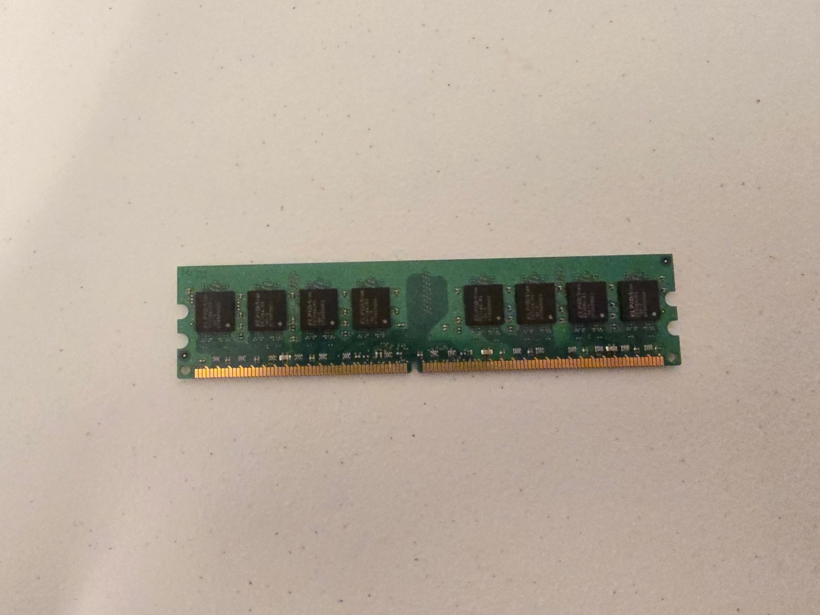 ELPIDA 1GB PC2-5300U-555 DDR2 DIMM 240 Pins Desktop Ram