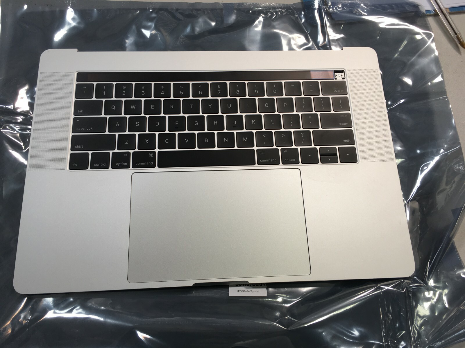 OEM MacBook Pro A1707 2016 2017 15″ Silver Top Case Keyboard + Battery Grade A