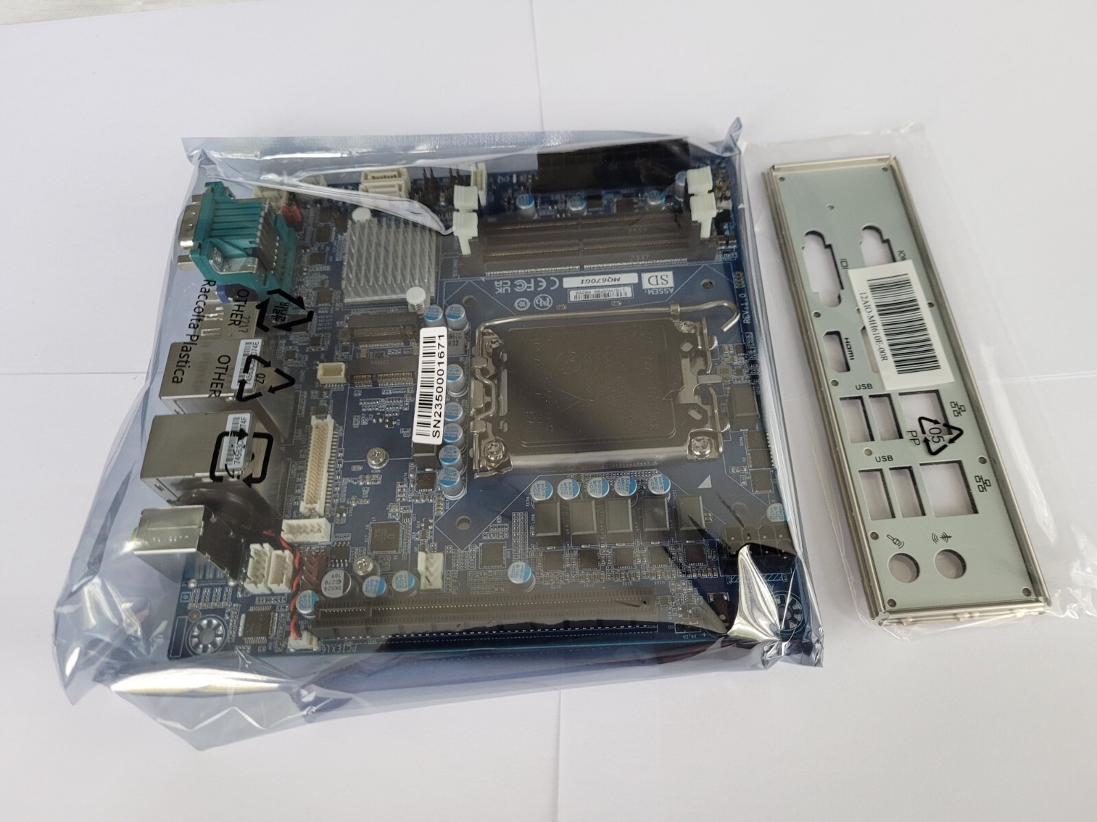 GIGAIPC MQ670GI-SD LGA 1700 Q670 DDR5 So-Dimm 12th 13th 14th Mini-ITX