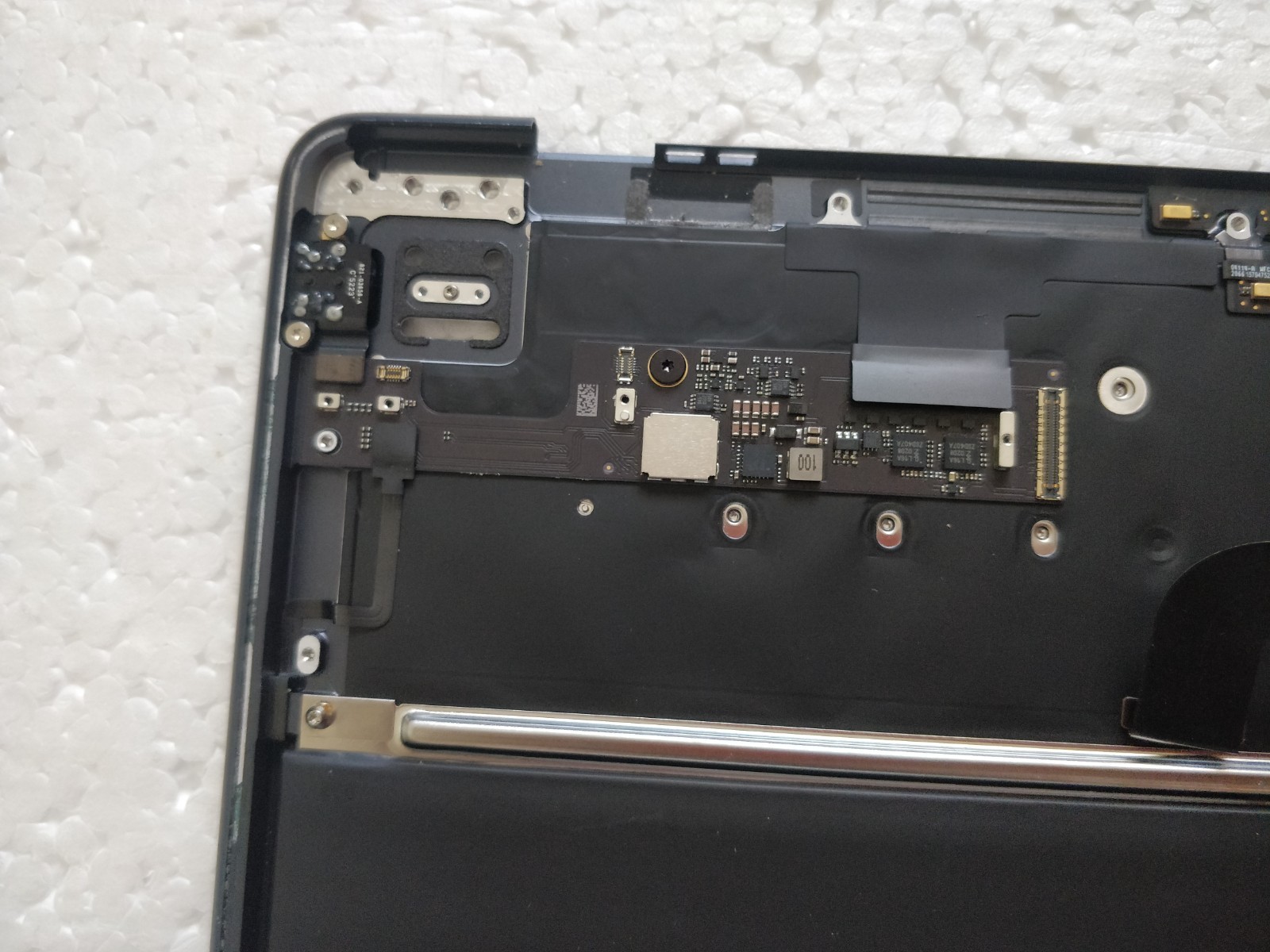 Apple Macbook Air 13″ M2 A2681 2022 , Palmrest ,Keyboard, Touchpad ,Midnight blu