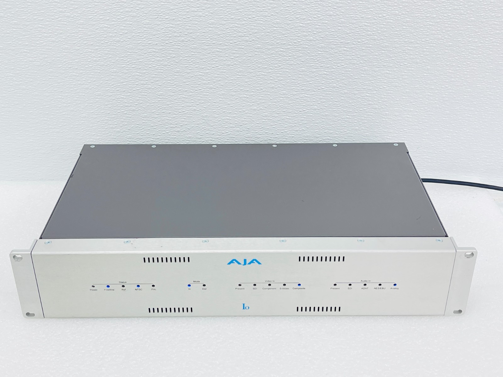 AJA IO-101351 10-BIT Uncompressed In/Out External Video Capture Breakout Box