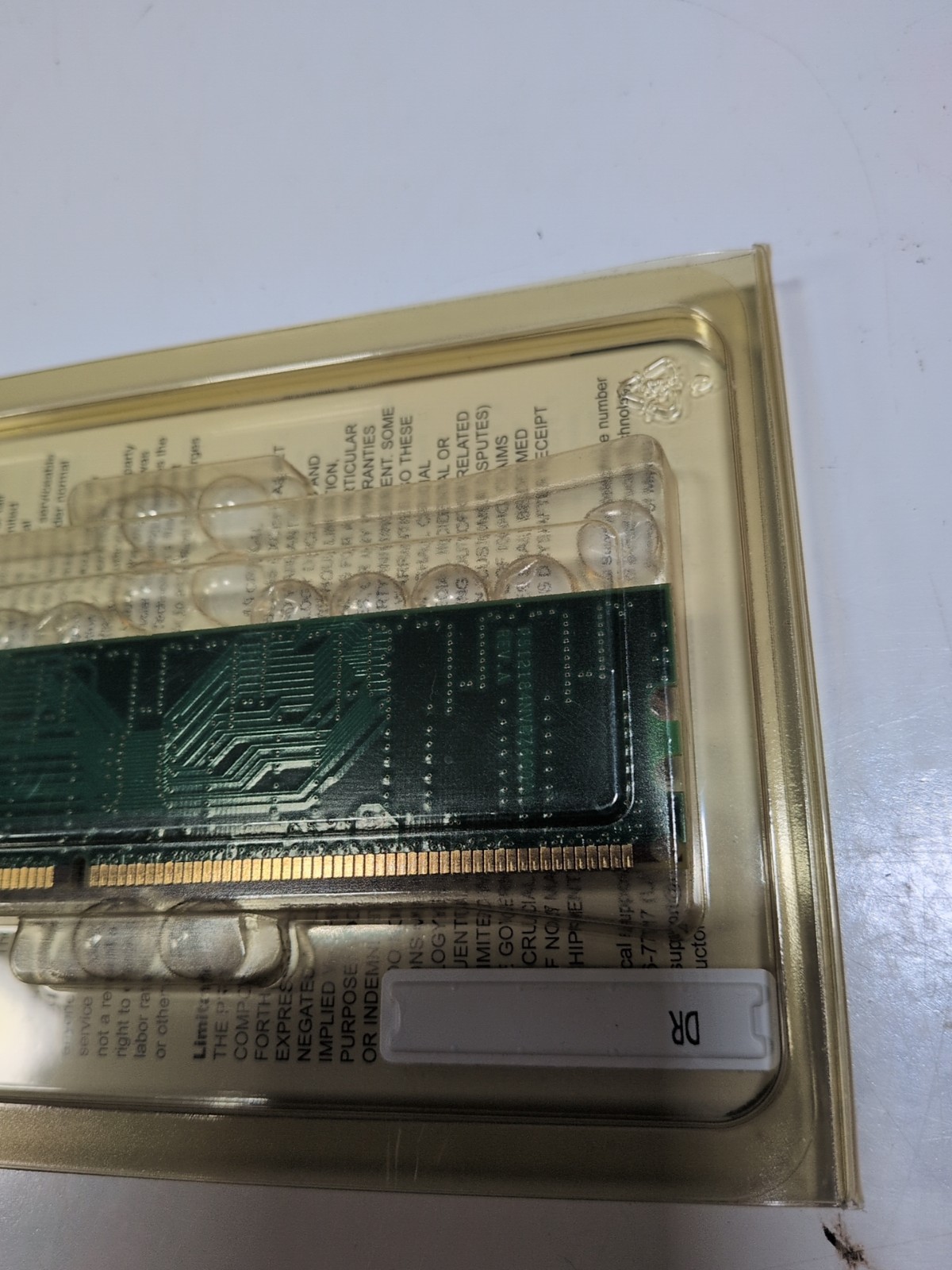 Crucial 512MB – DDR – 266MHz – CL2.5 / CT6464Z265 NOS