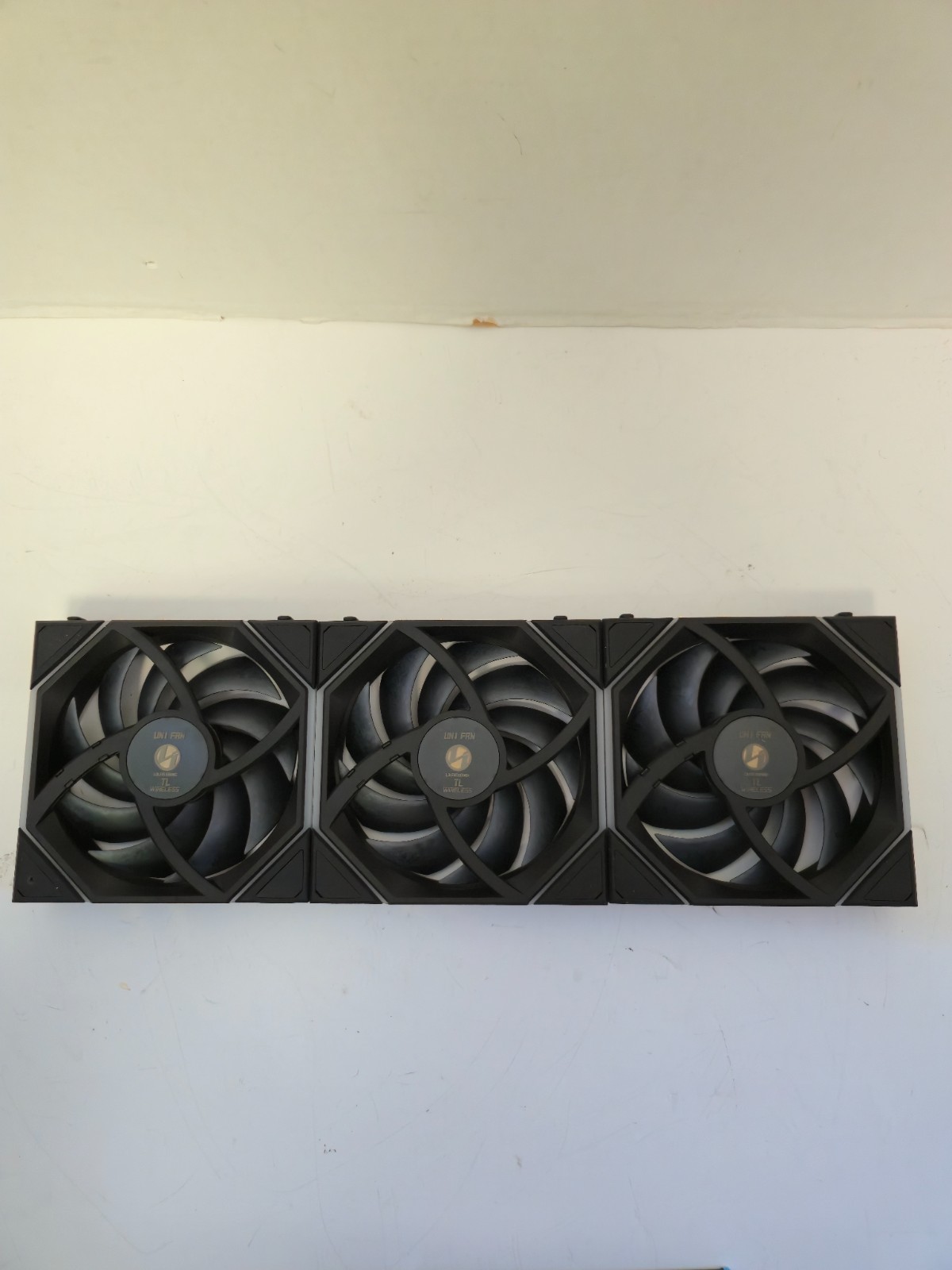 UNTESTED – FANS ONLY – Lian Li TL Wireless 120 Reverse Blade – Black – 3 Pack
