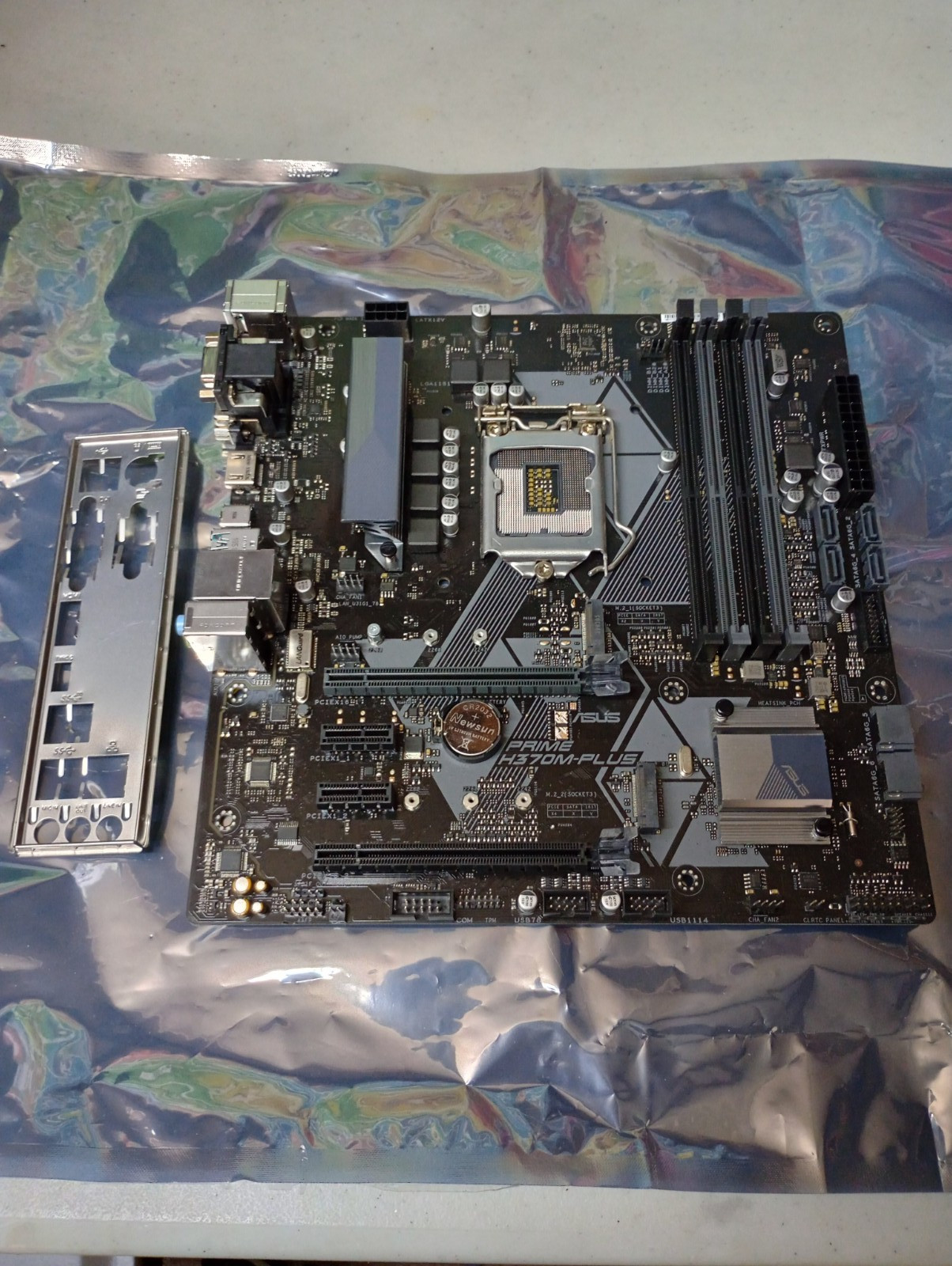 Asus Prime H370M-Plus Micro ATX LGA 1151 8th 9th gen Intel motherboard + shield