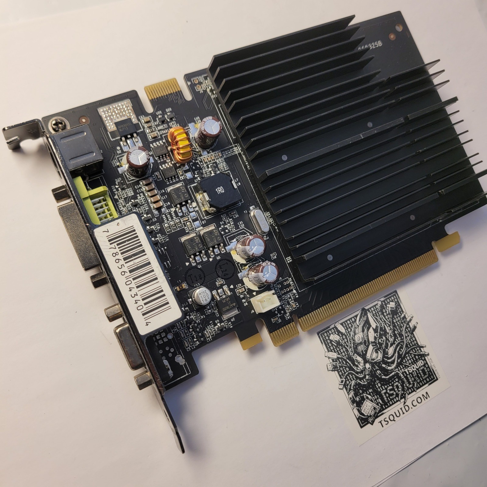XFX GeForce 7300 GT PV-T73E-YARG 512MB DDR2 TV DVI PCI-E Graphics Card