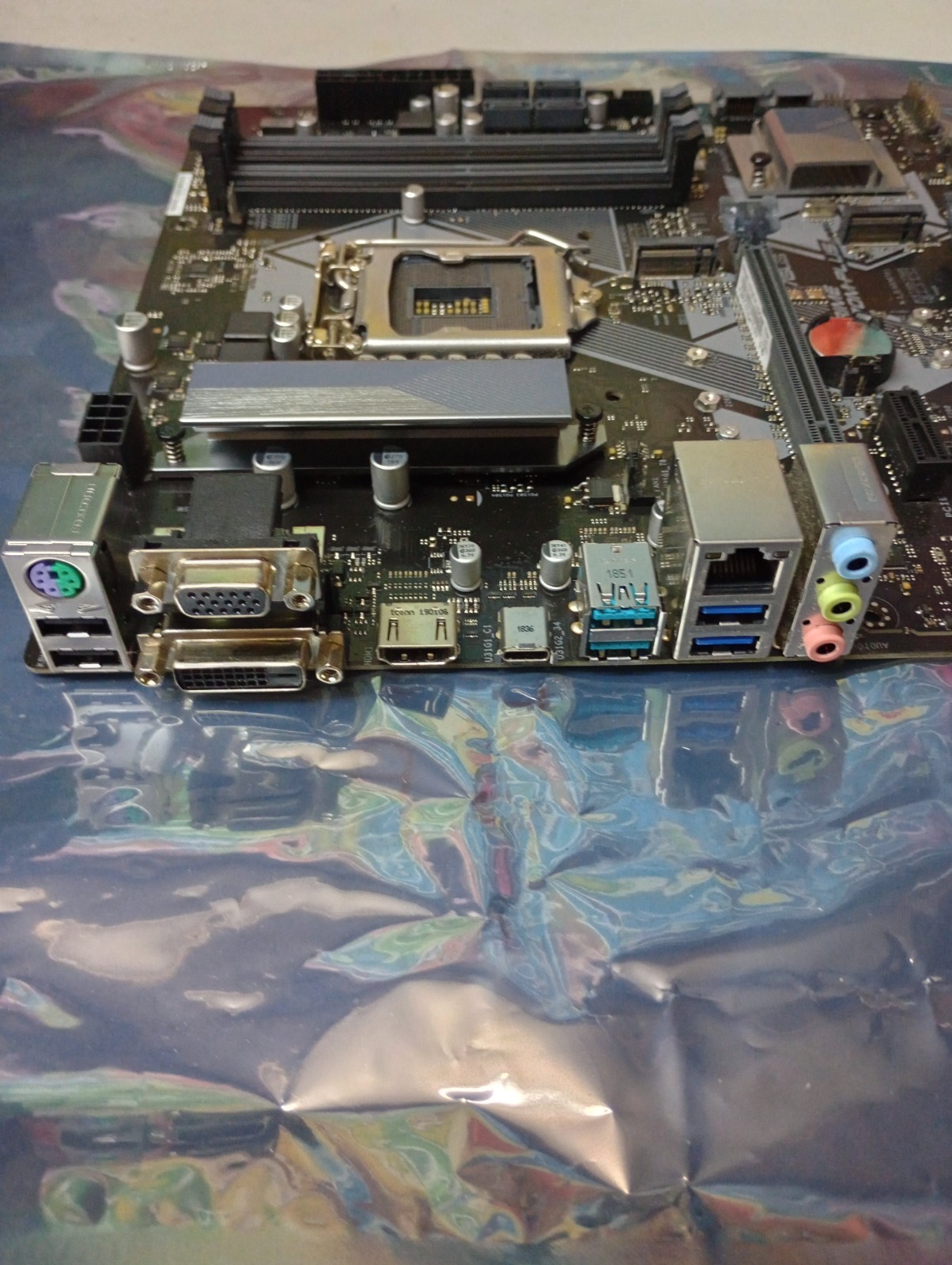 Asus Prime H370M-Plus Micro ATX LGA 1151 8th 9th gen Intel motherboard + shield