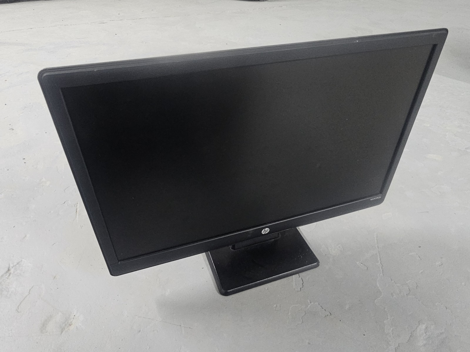 HP W2082a 20-inch LED-backlit LCD Monitor – 1600 x 900 – Used